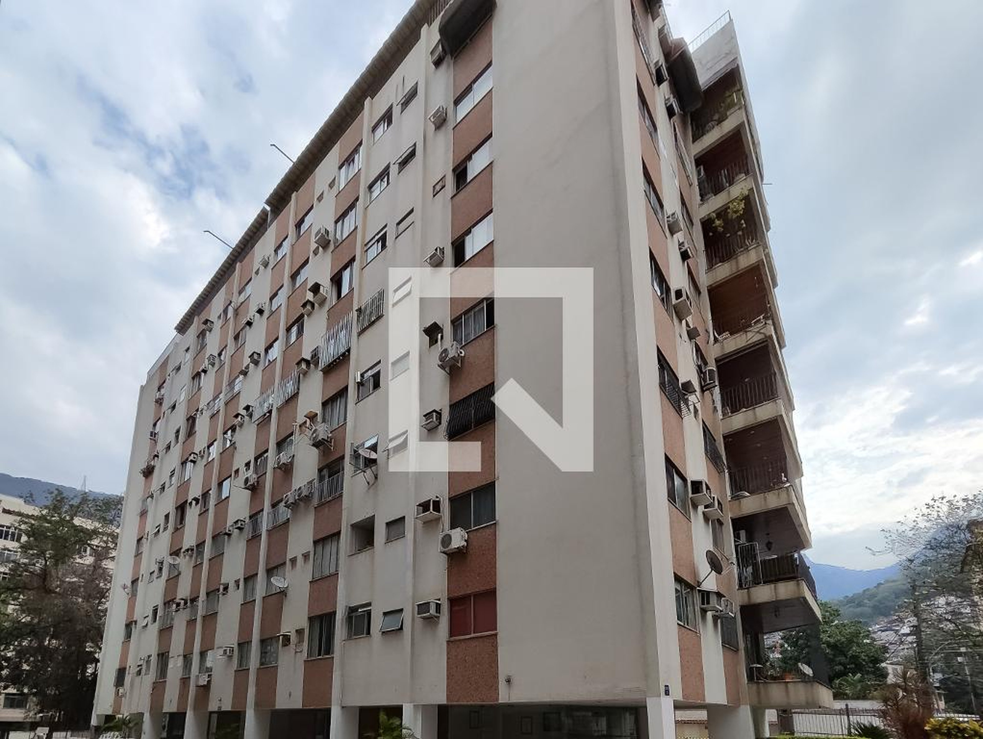 Fachada do Prédio Condomínio Village São Miguel