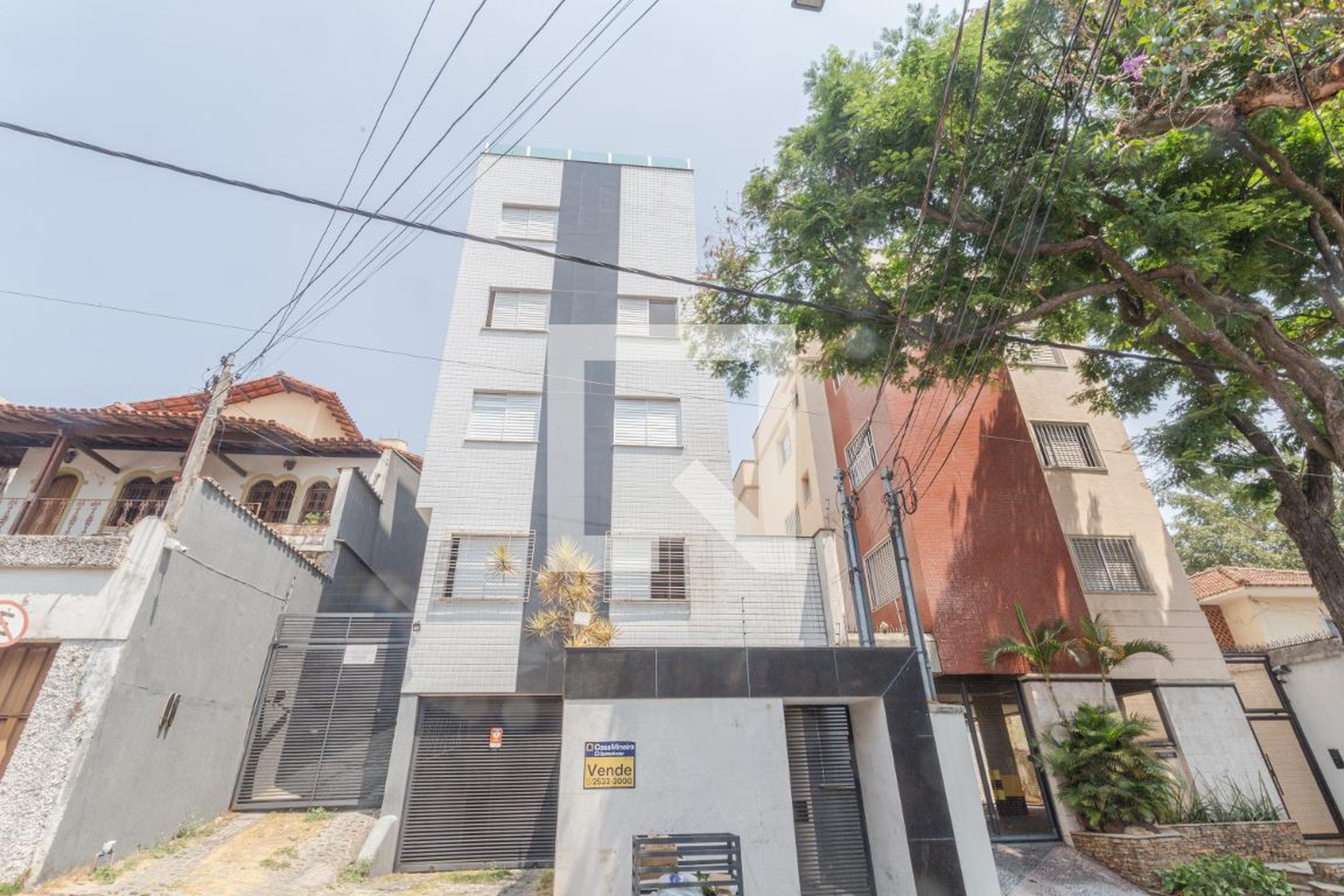 Fachada Condomínio em Rua Mangabeira, 129