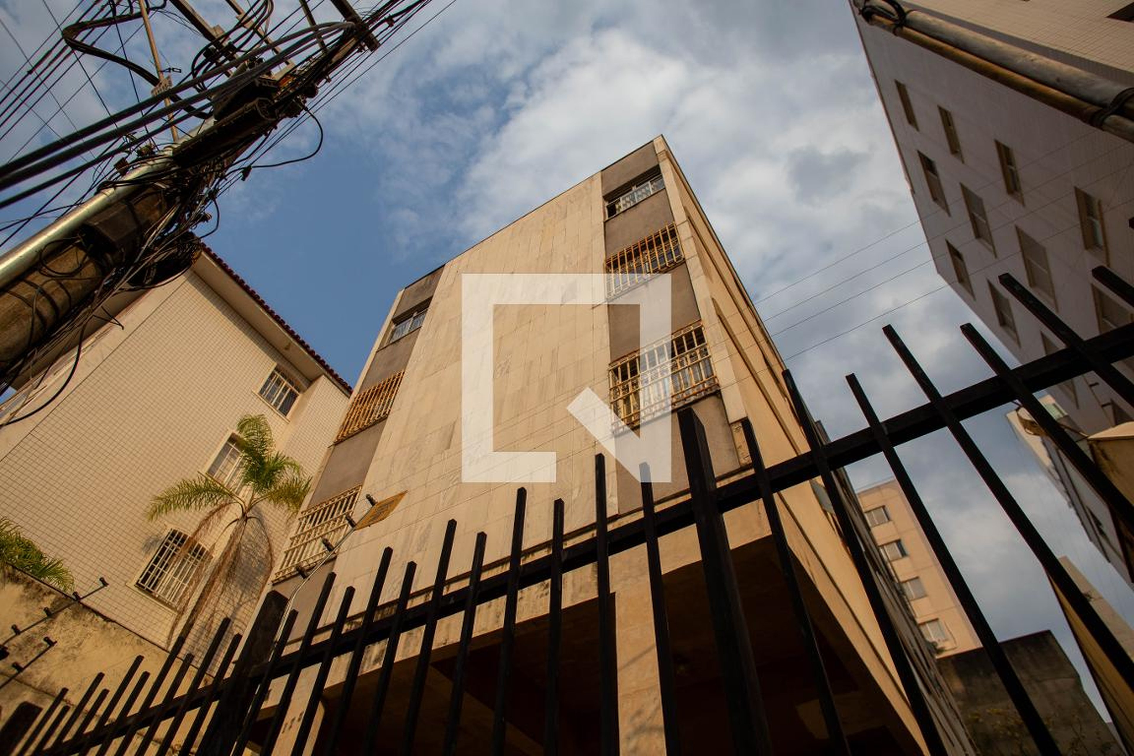 Fachada Condomínio em Rua Jornalista Jaír Silva, 173