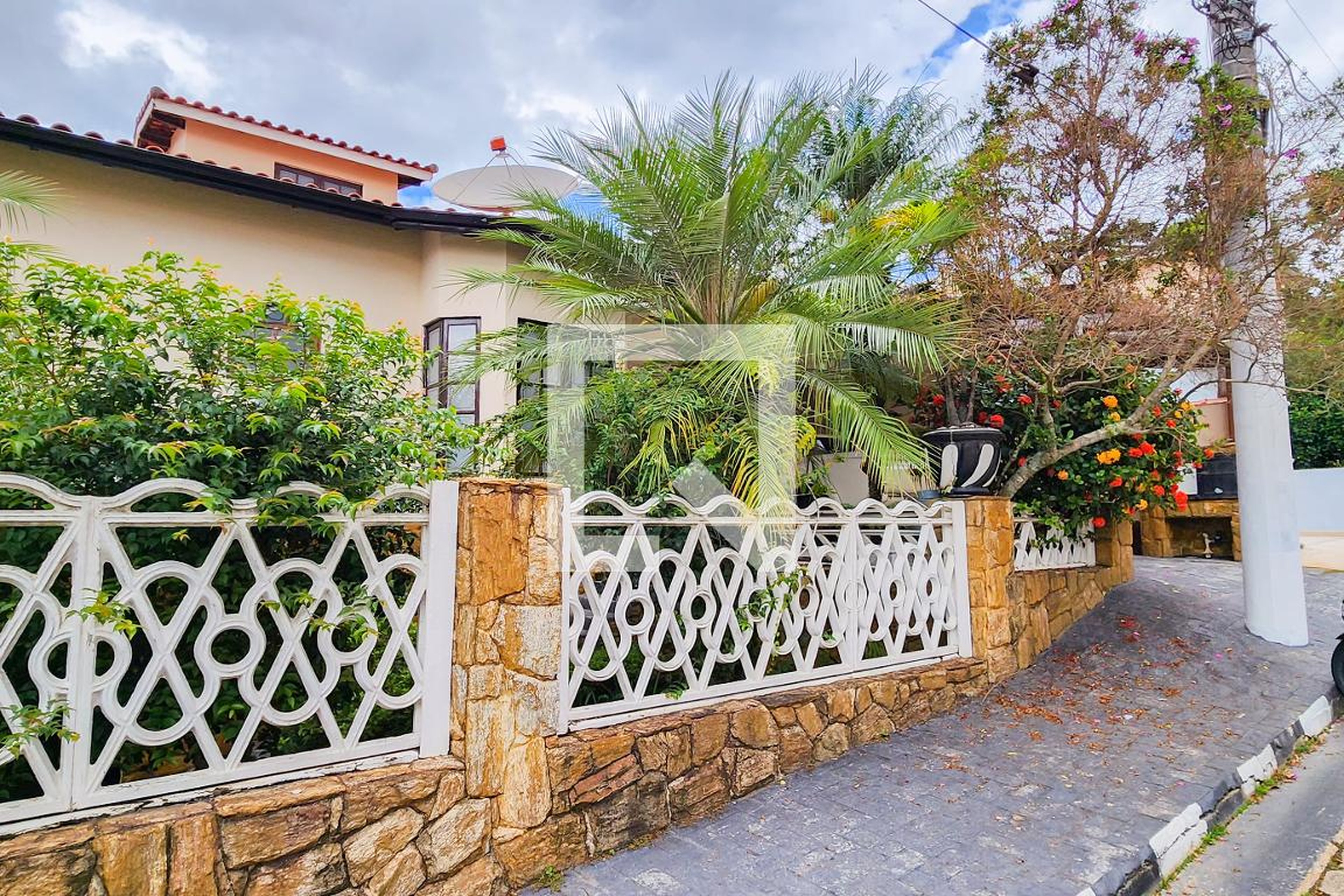 Fachada Condomínio em Rua Ramses II, 57