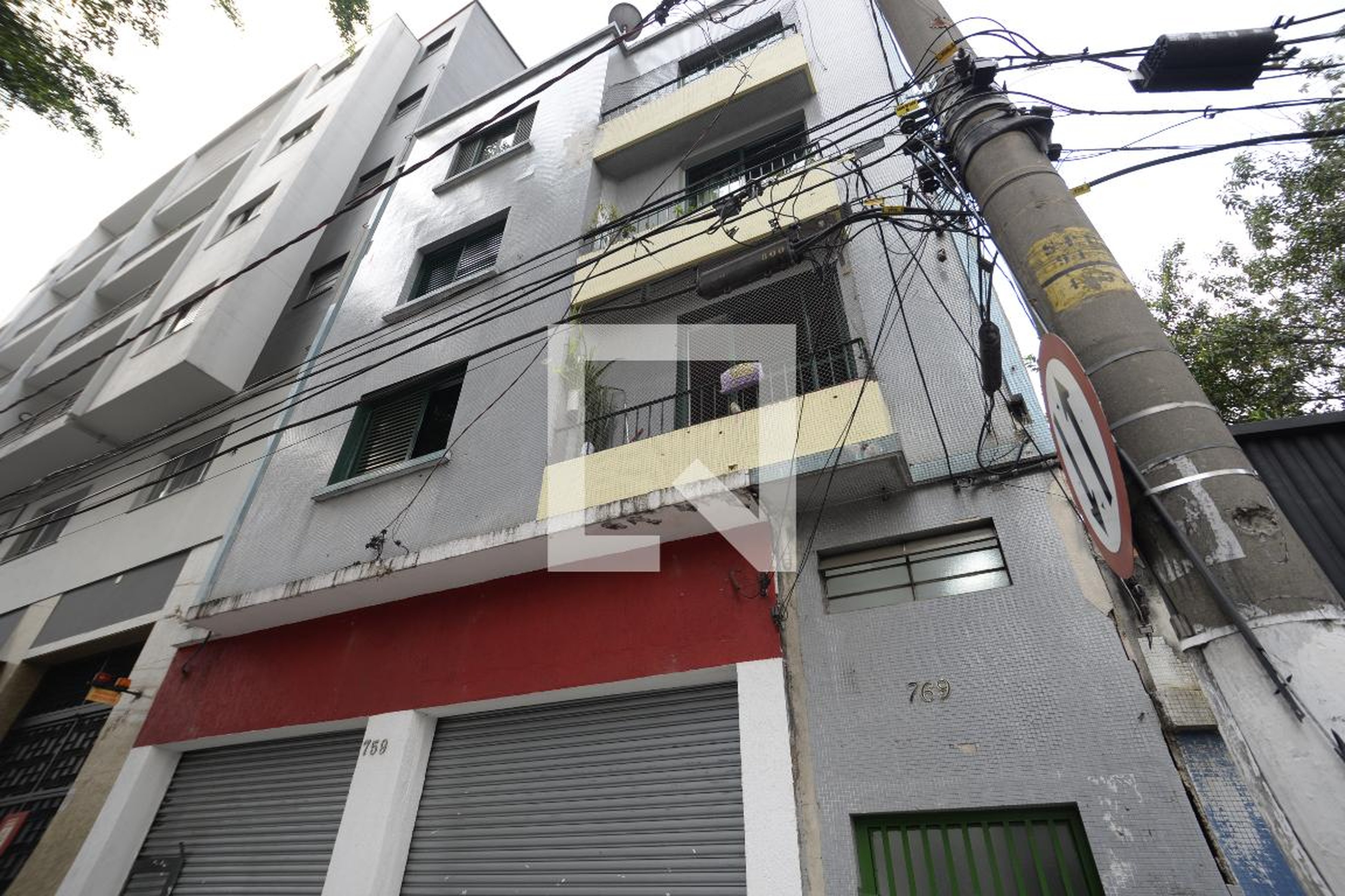 Fachada Condomínio em Rua da Glória, 769