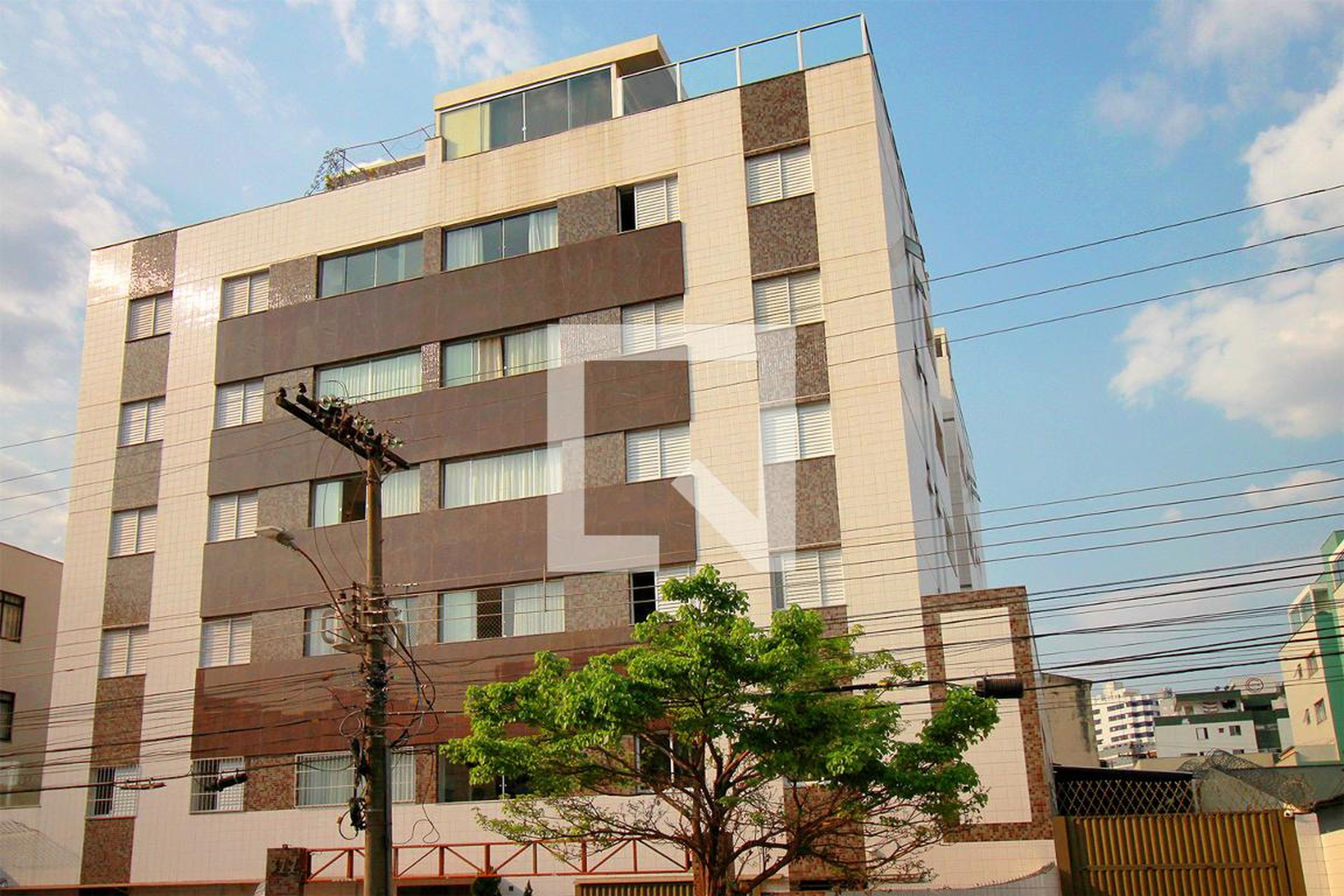 Fachada Residencial e Comercial Jayme Ferreira