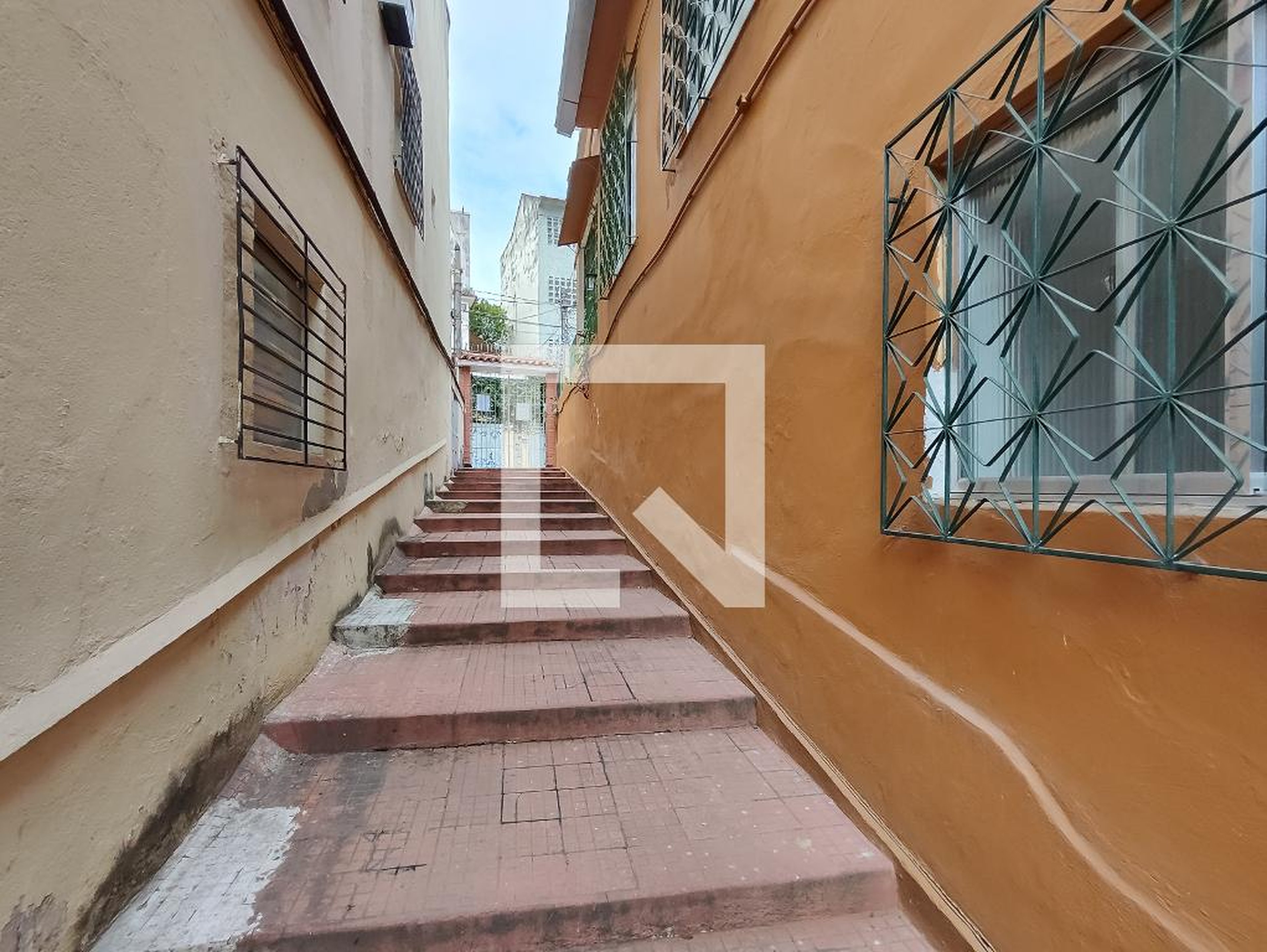 Fachada do Prédio Condomínio em Rua Emília Sampaio, 50 A