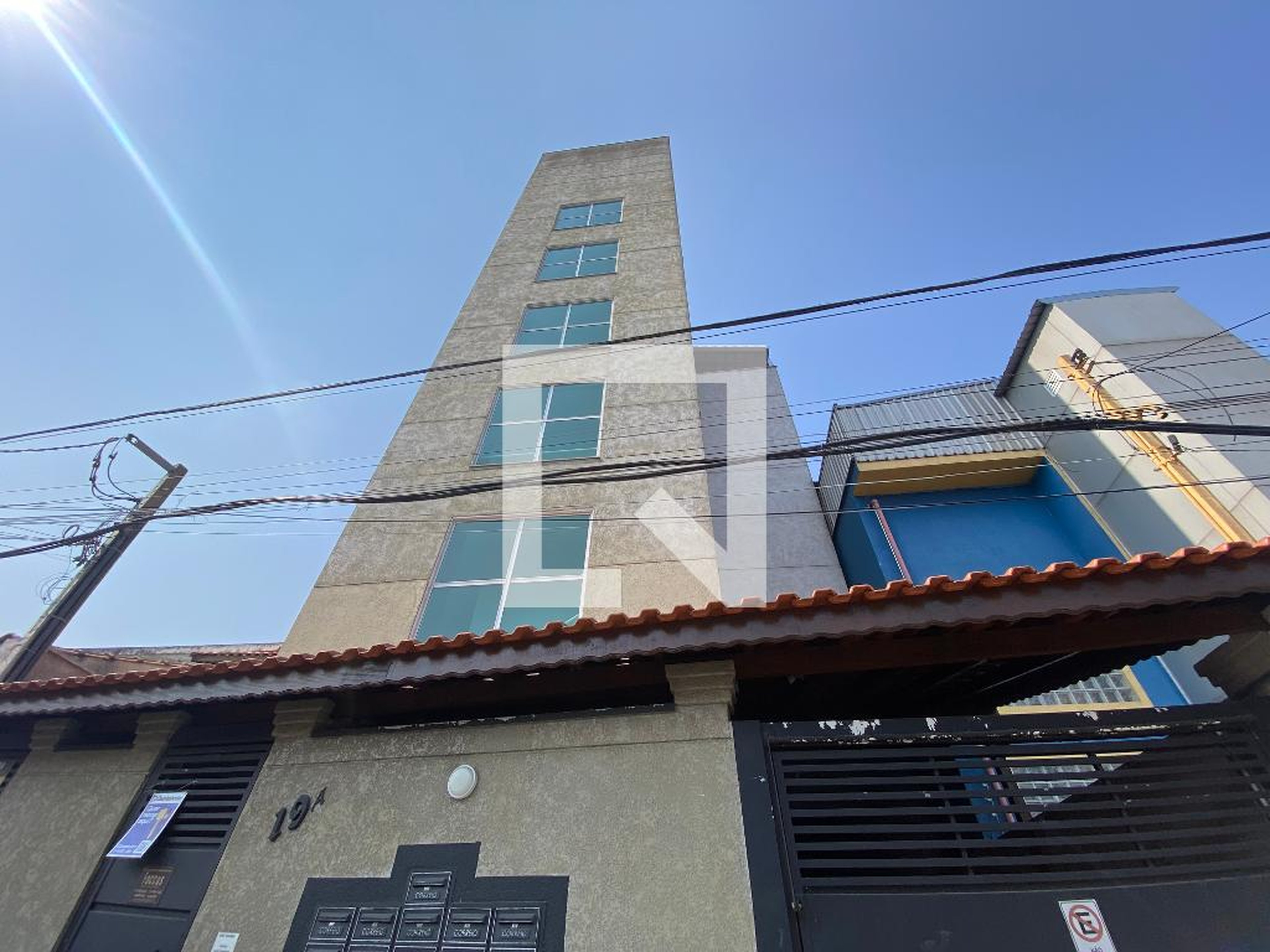 Fachada Condomínio em Rua Engenheiro Plínio Adams, 19a