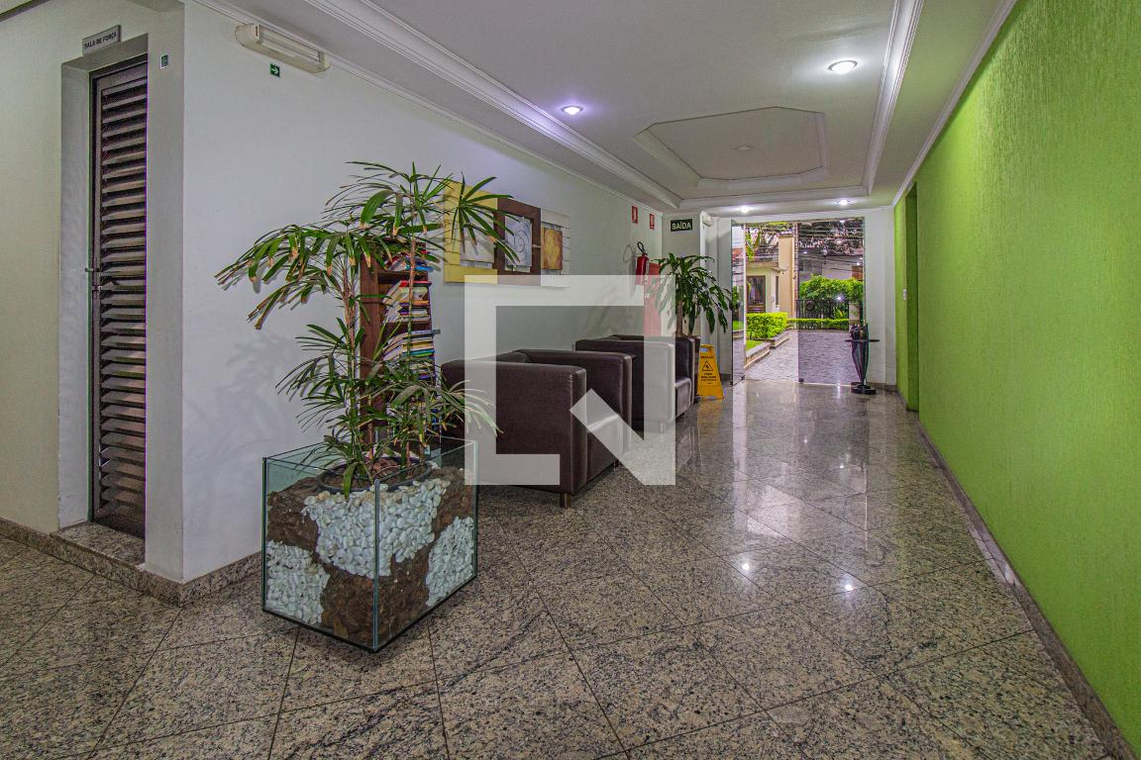 Hall - Mont Blanc Tropical