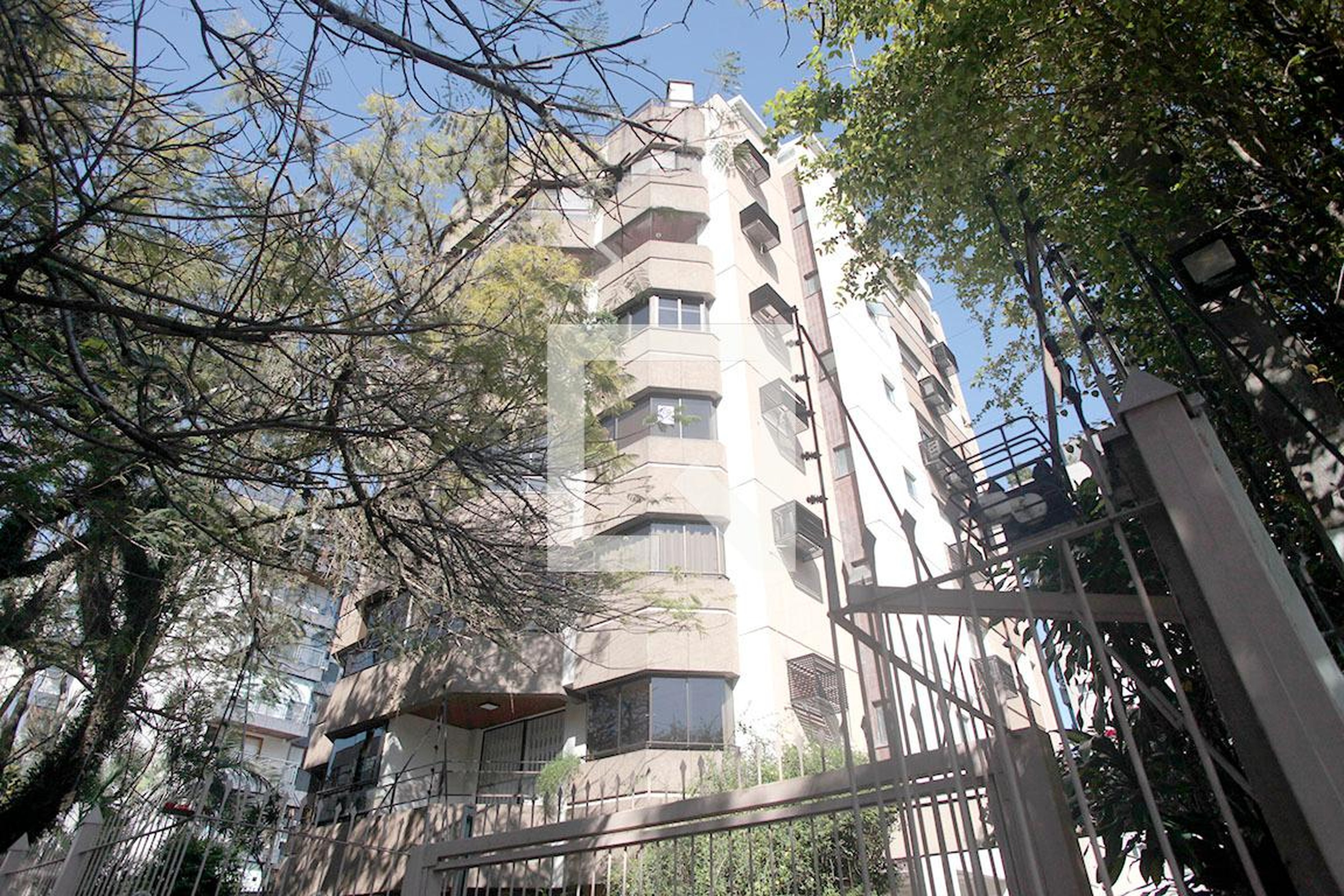 Fachada Condomínio em Avenida Coronel Lucas de Oliveira, 2547