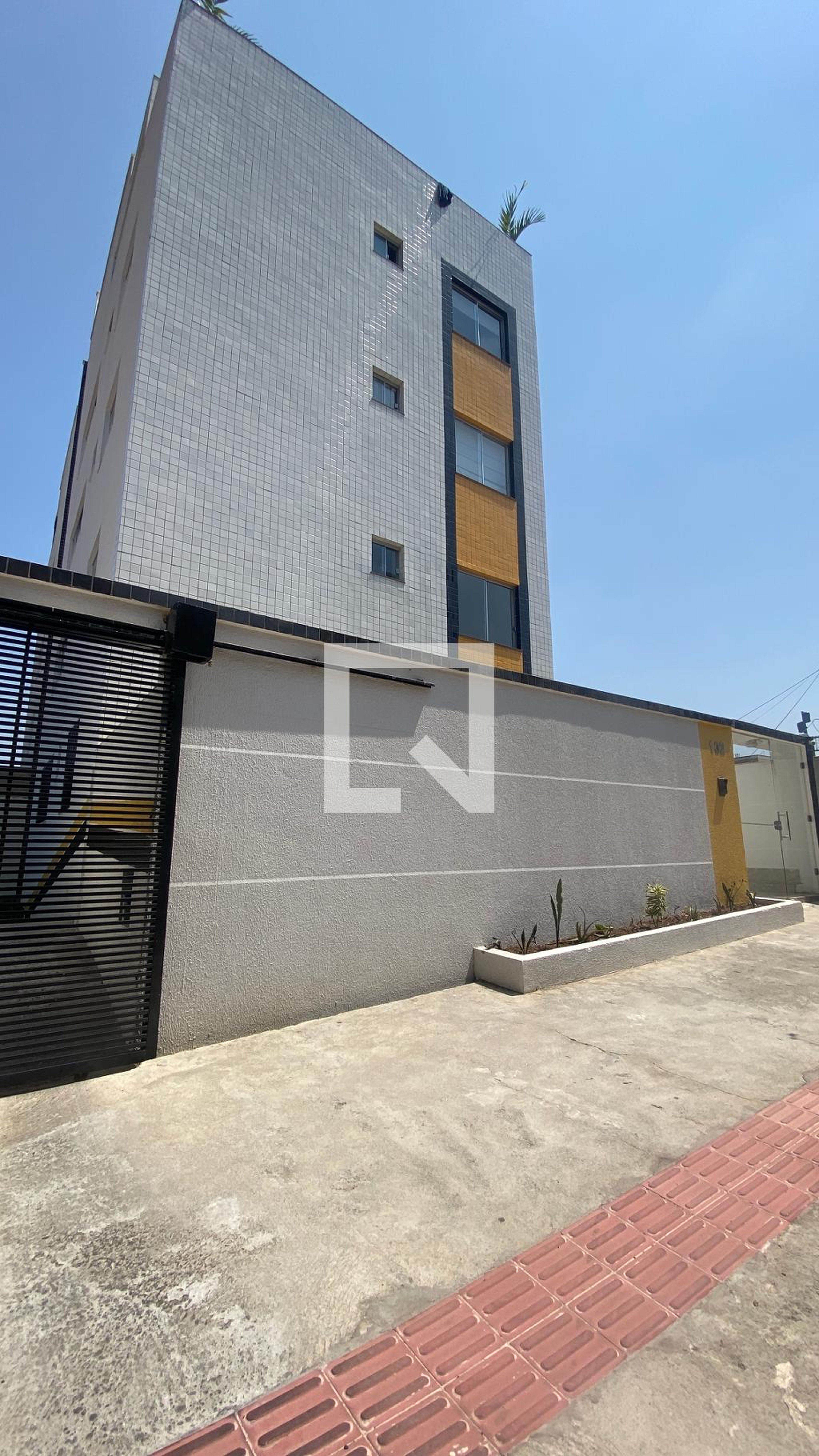 Fachada do Prédio Condomínio em Rua Águas Formosas, 132