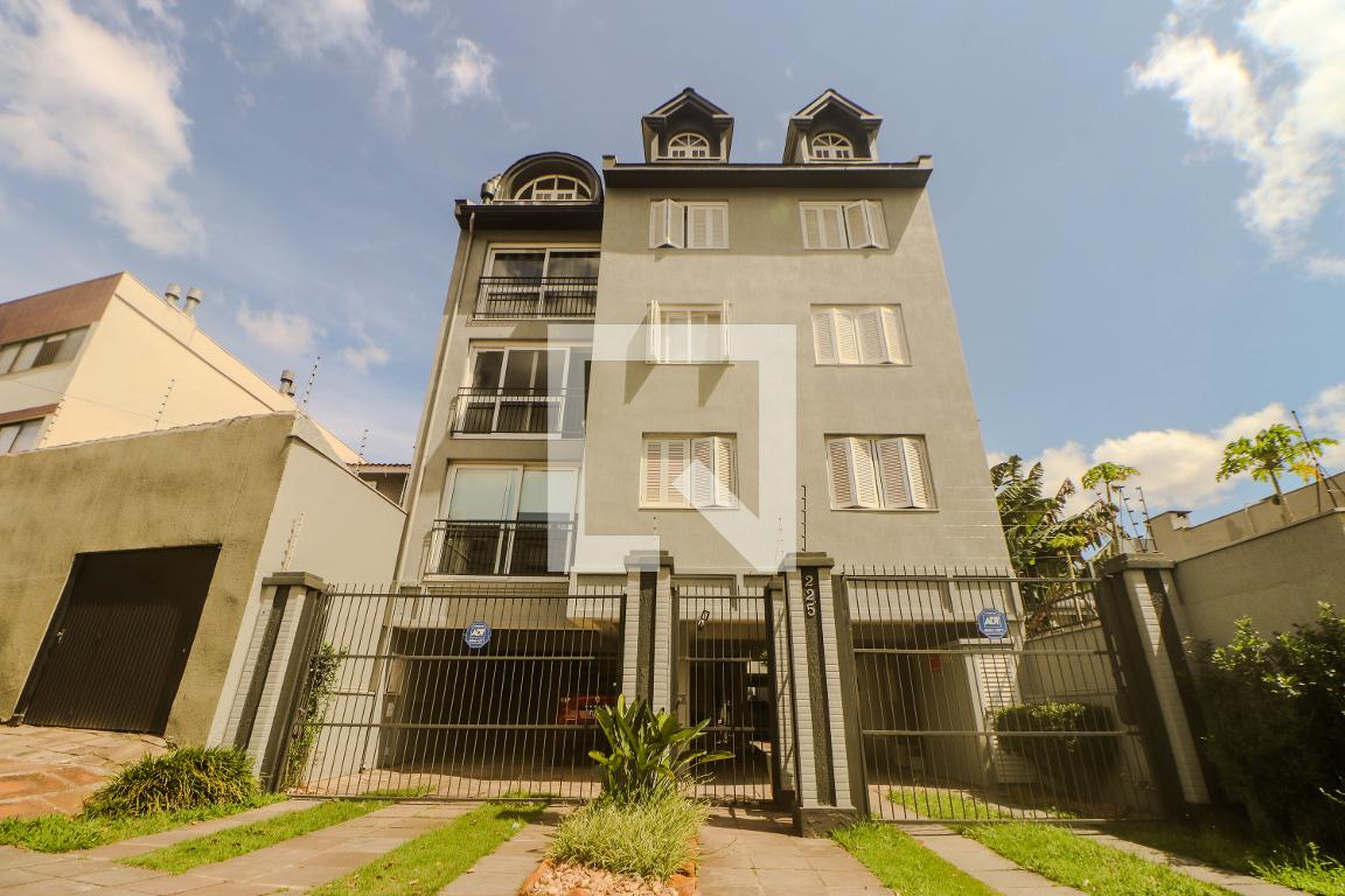 Fachada Condomínio em Avenida José Gertum, 225