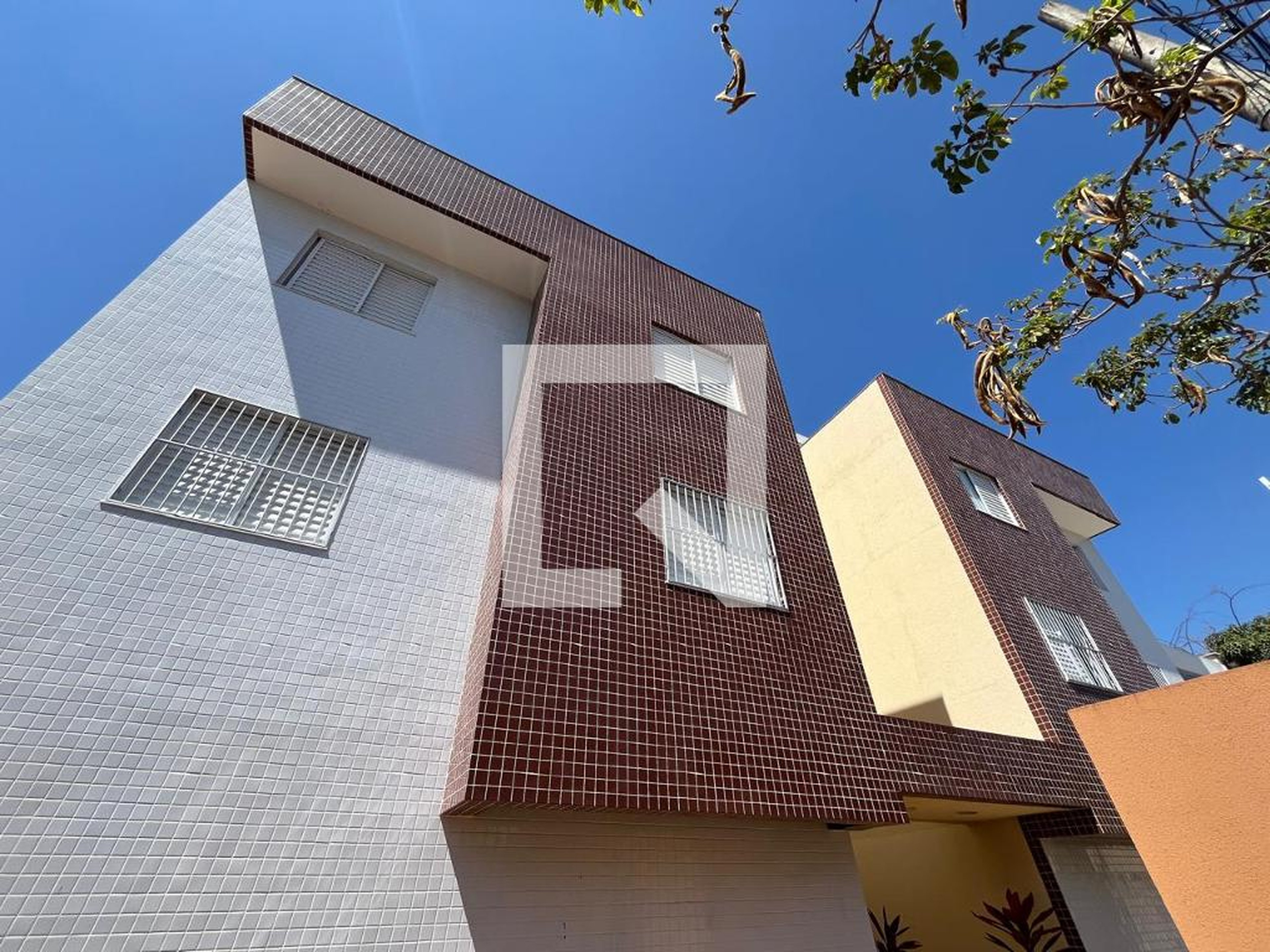 Fachada Condomínio em Avenida Virgílio de Melo Franco, 414