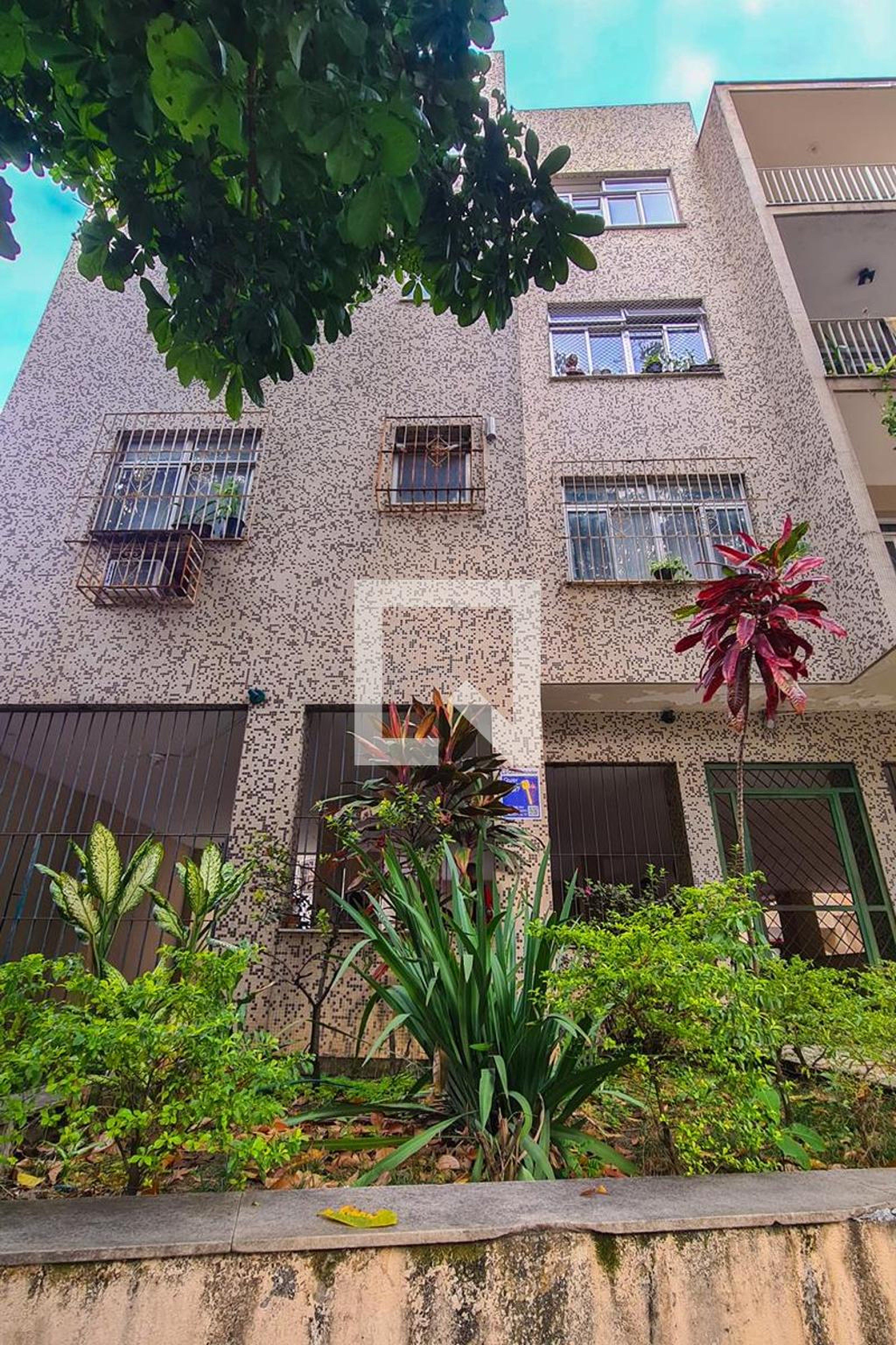 Fachada do Condomínio Edifício Topazio