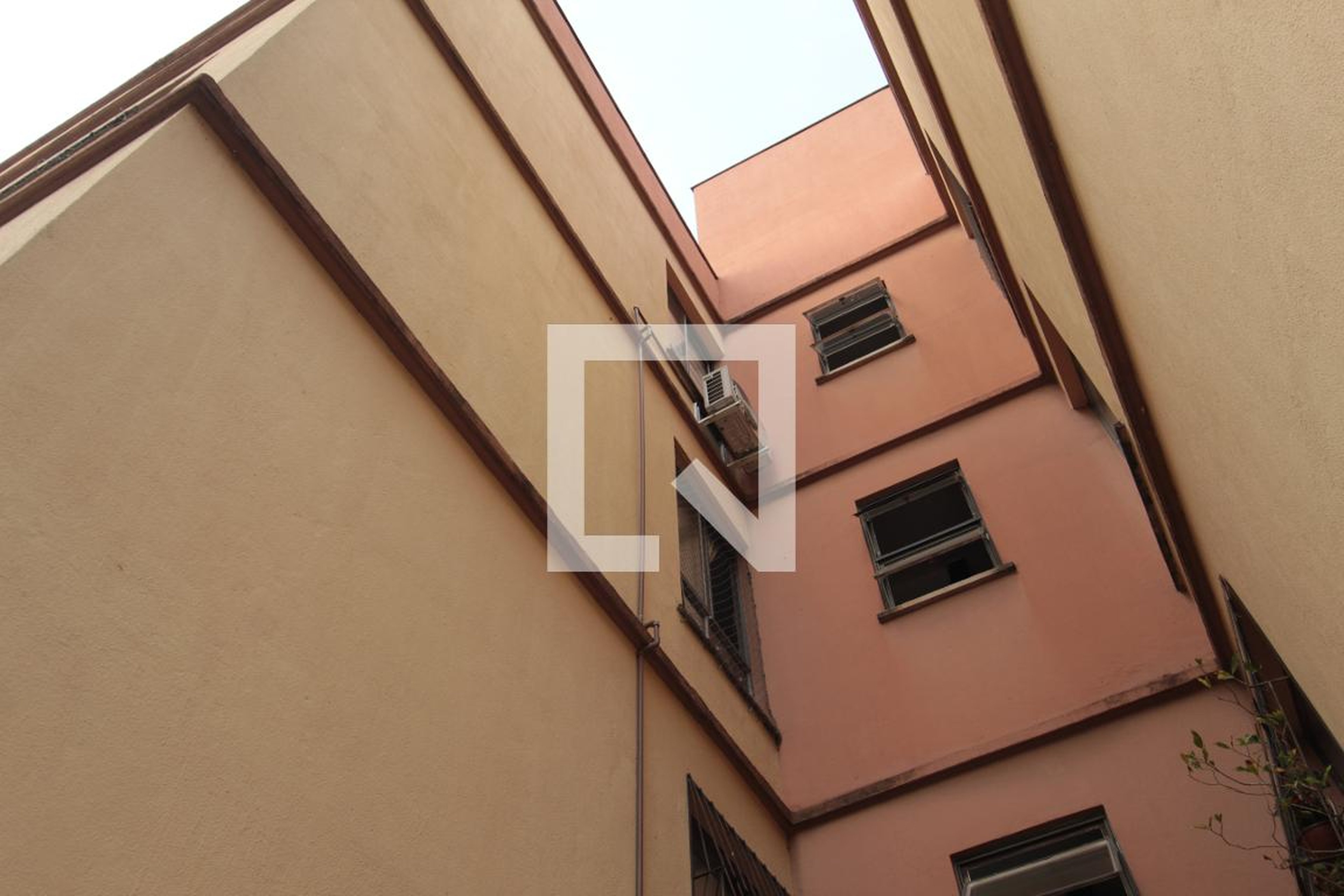 Fachada do Prédio Condomínio em Rua Alga Verde, 219