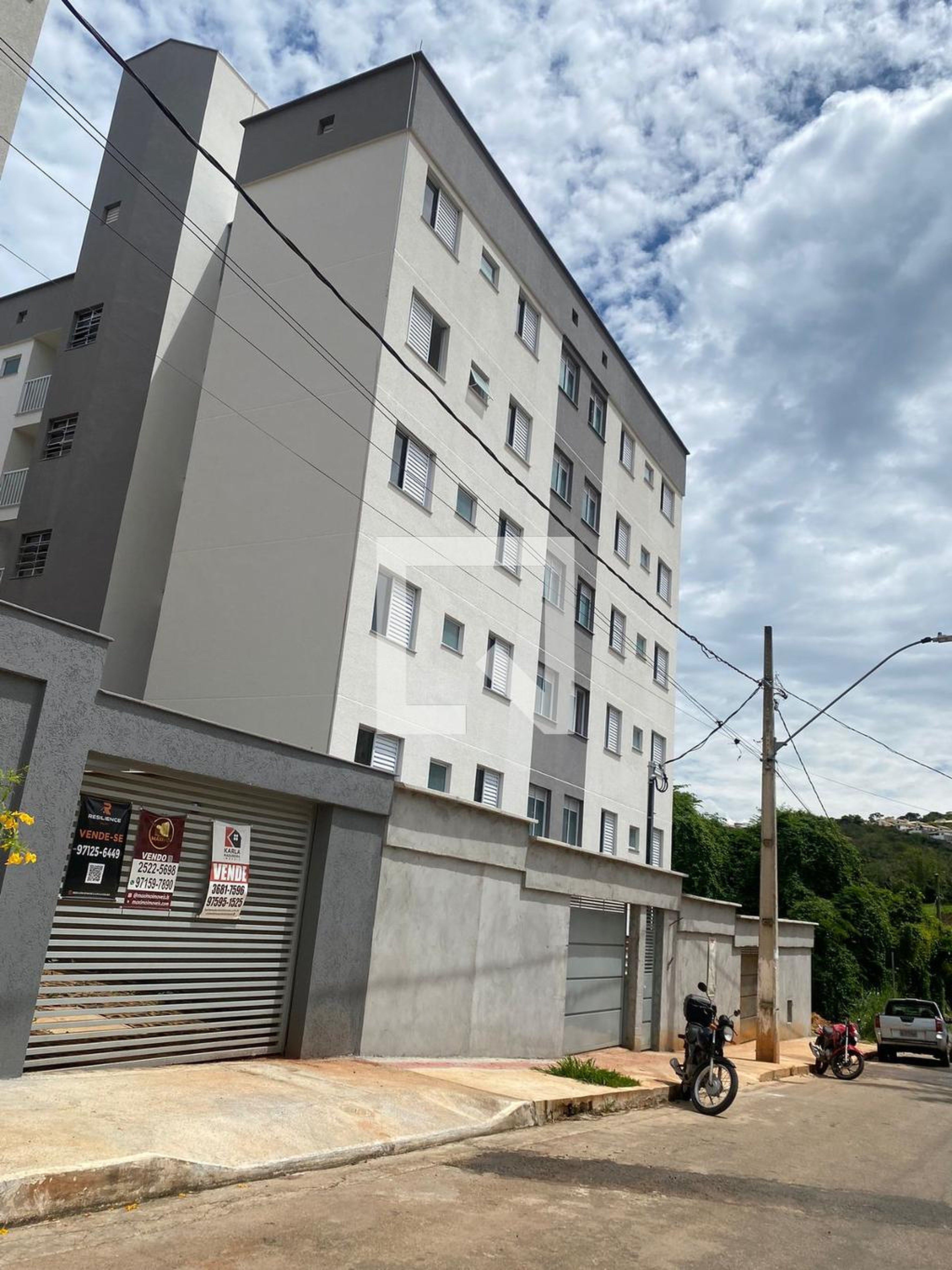 Fachada Condomínio em Rua José Pinto, 175