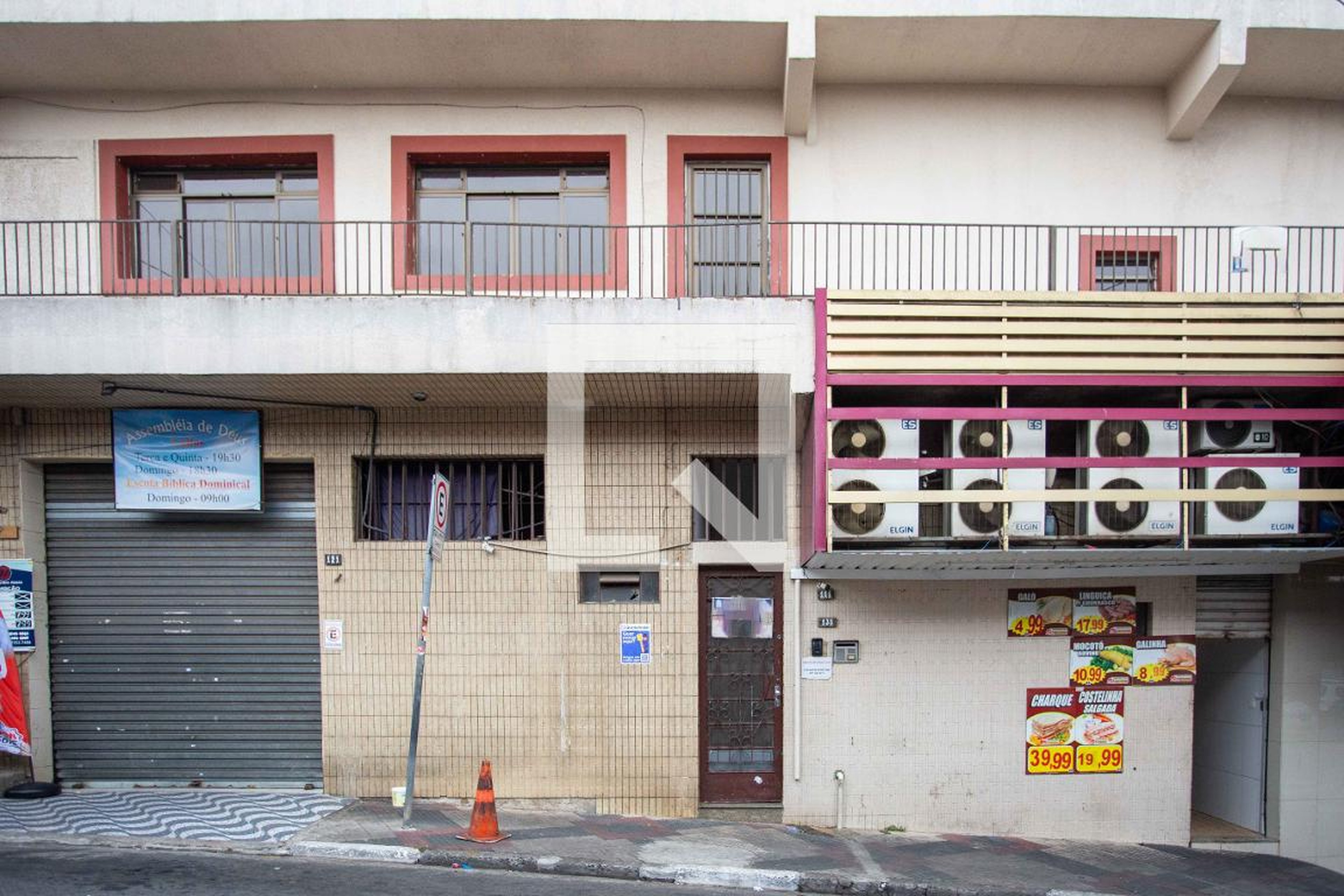 Fachada Condomínio em Rua Sotoe Shimizu, 135