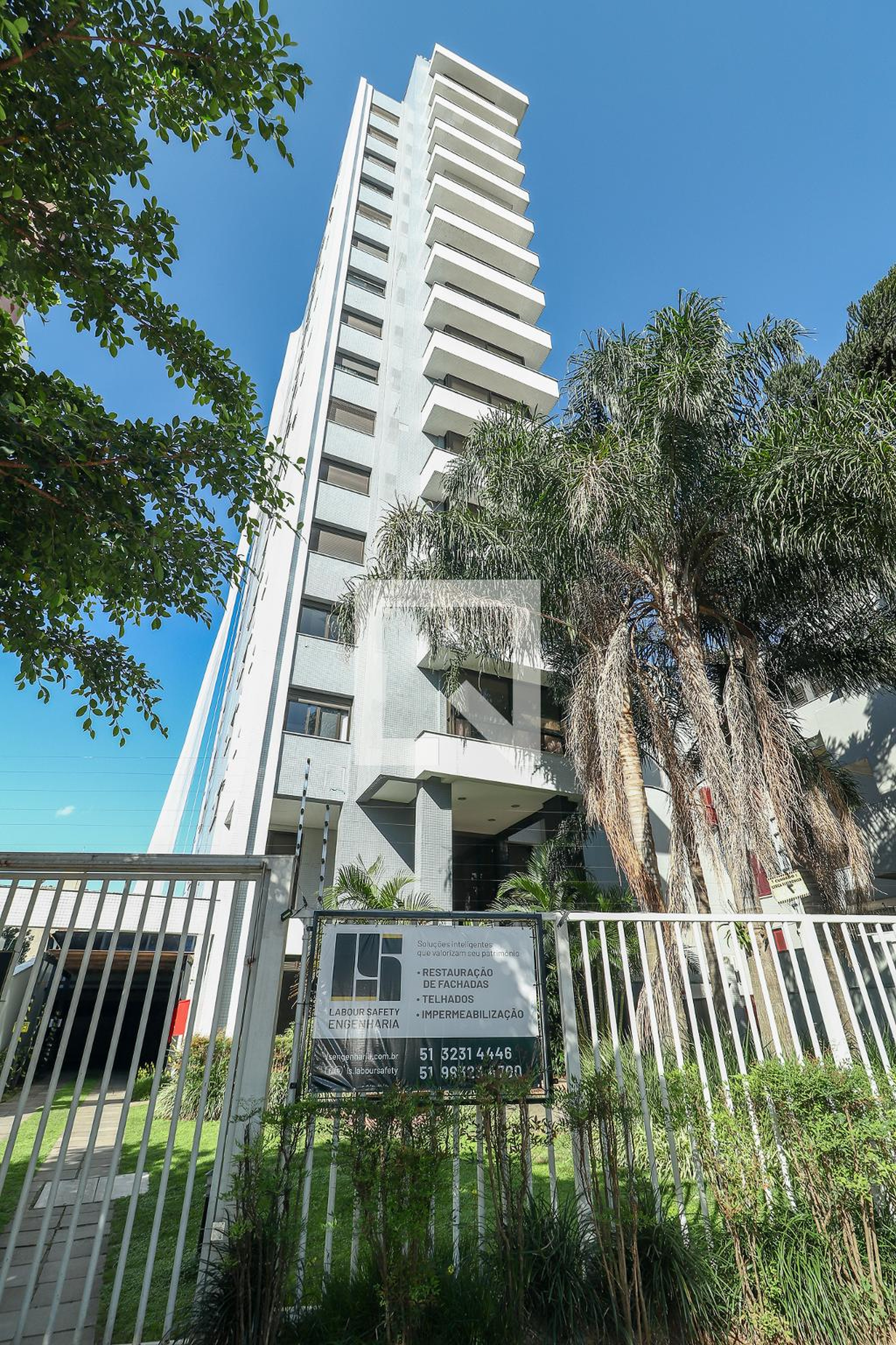 Fachada Condomínio Eidficio Chateau Damboise