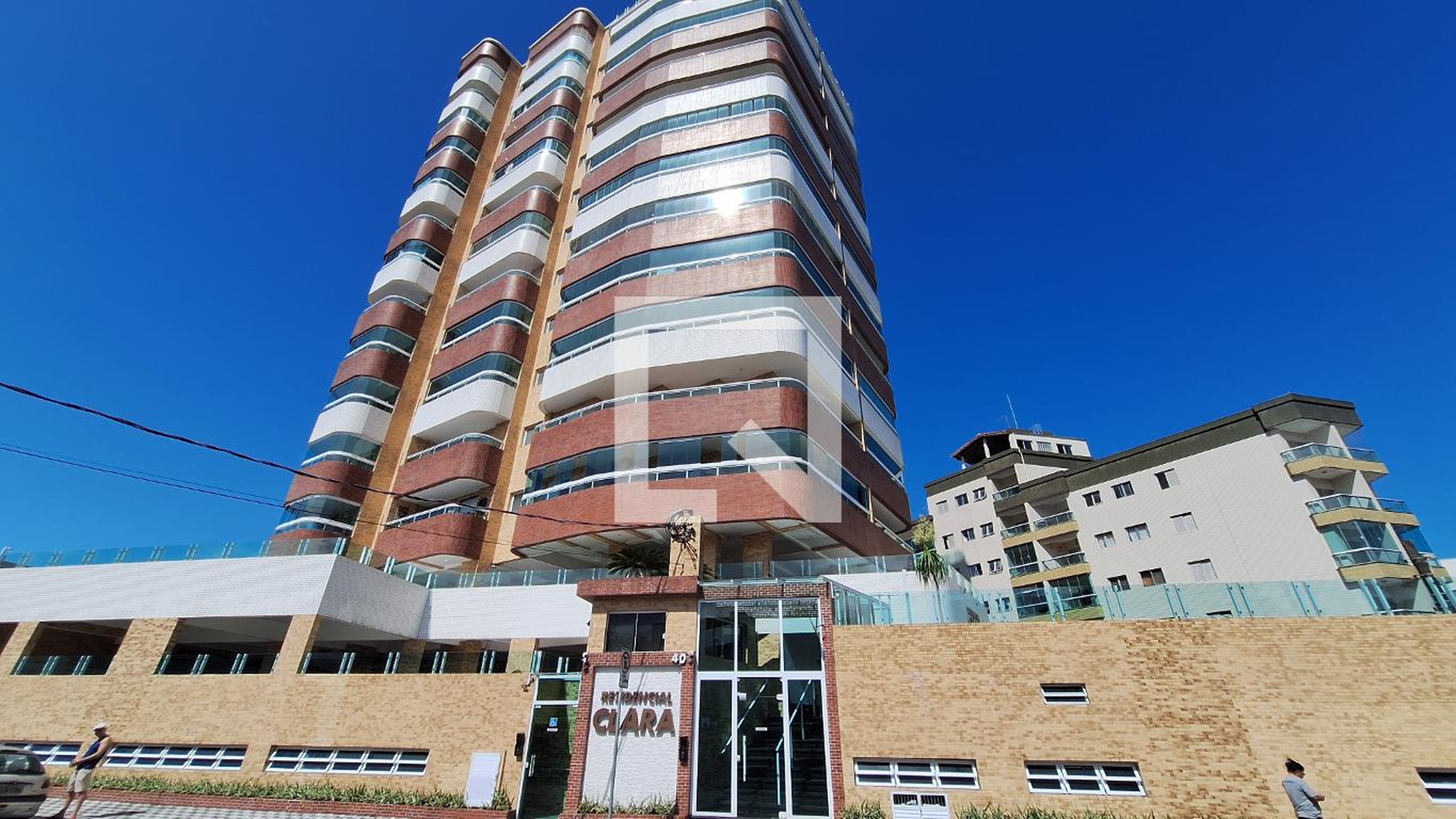 Fachada Residencial Clara