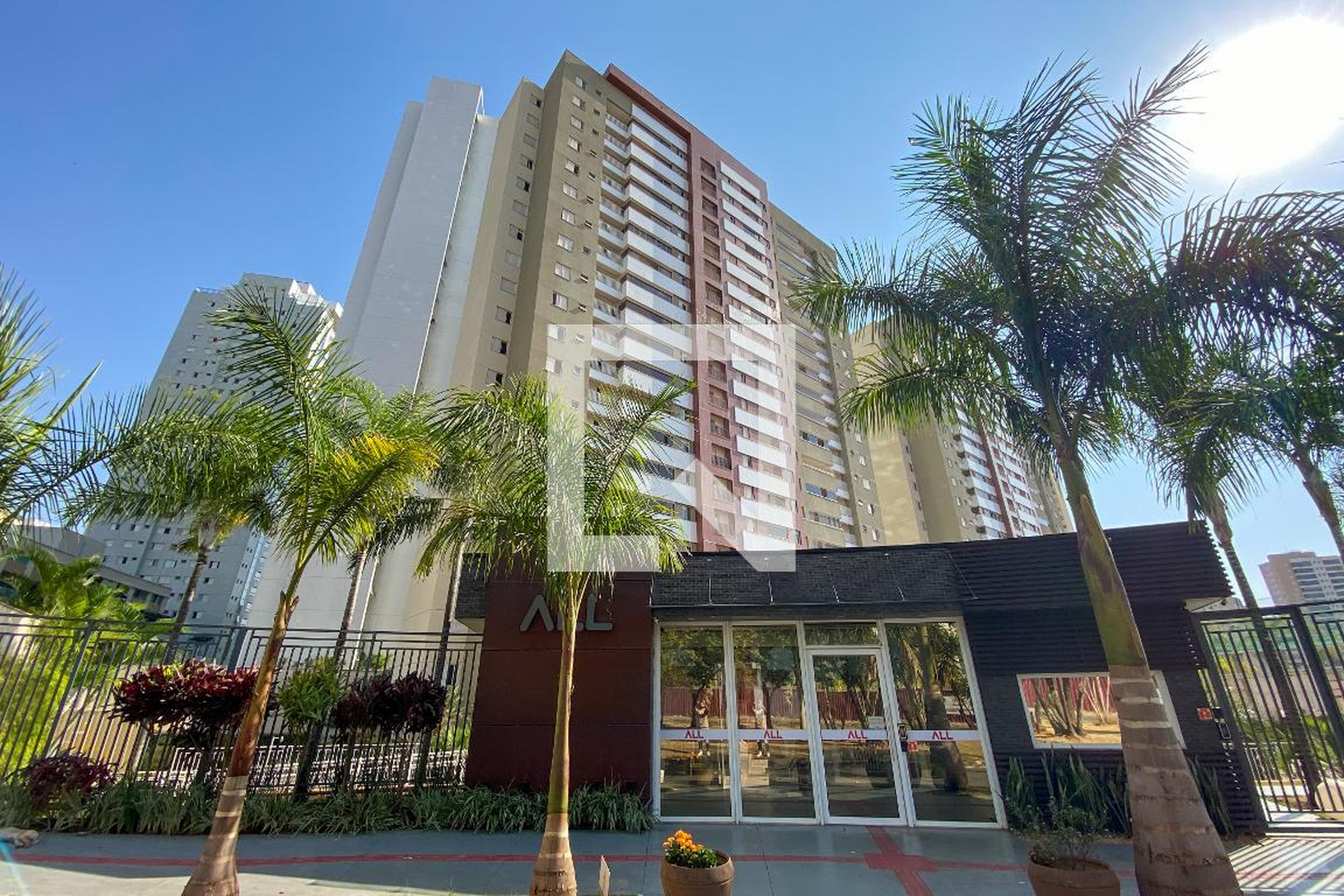 Fachada Condomínio em Avenida Sibipiruna, 1101