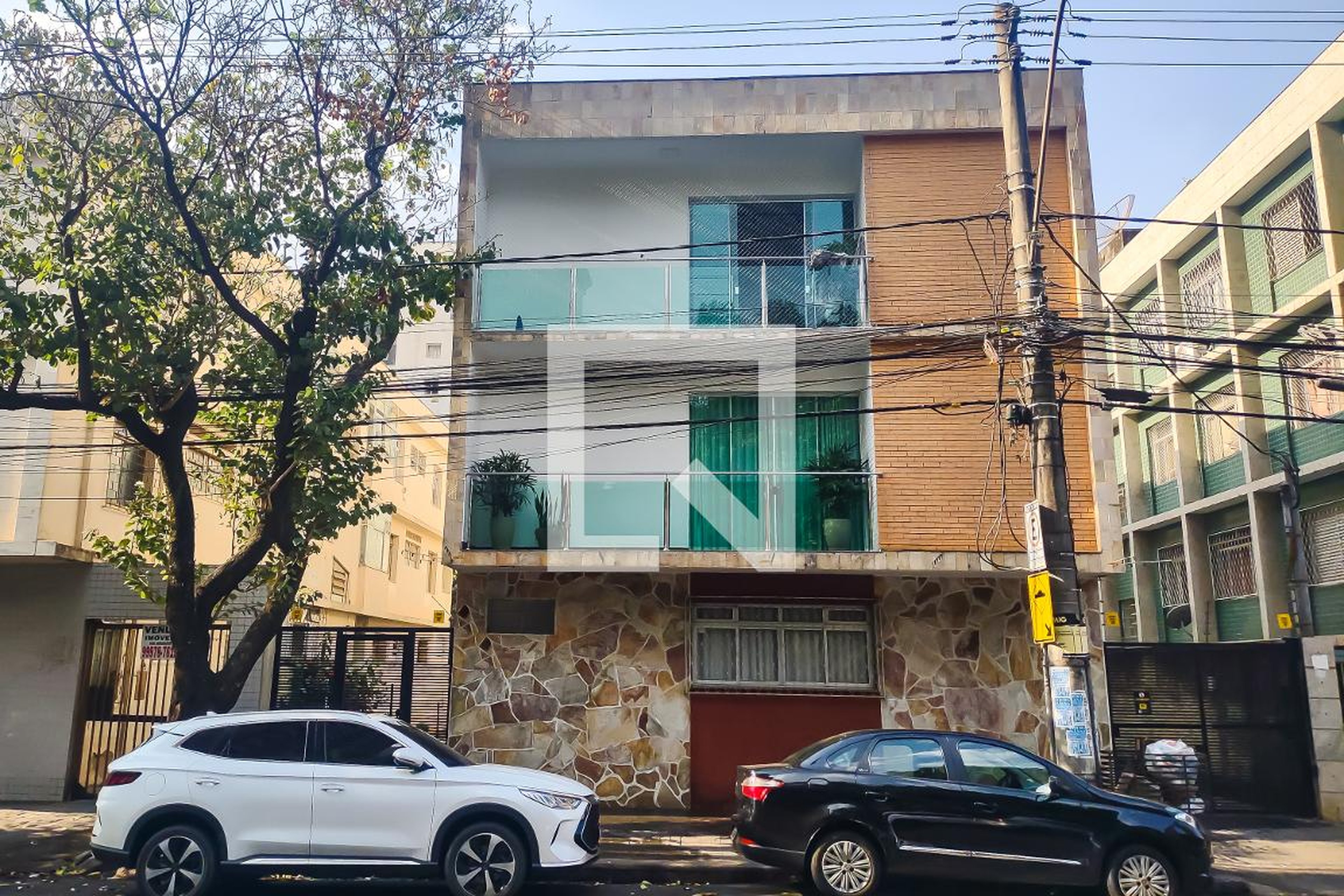 Fachada Condomínio em Rua Rodrigues Caldas, 240