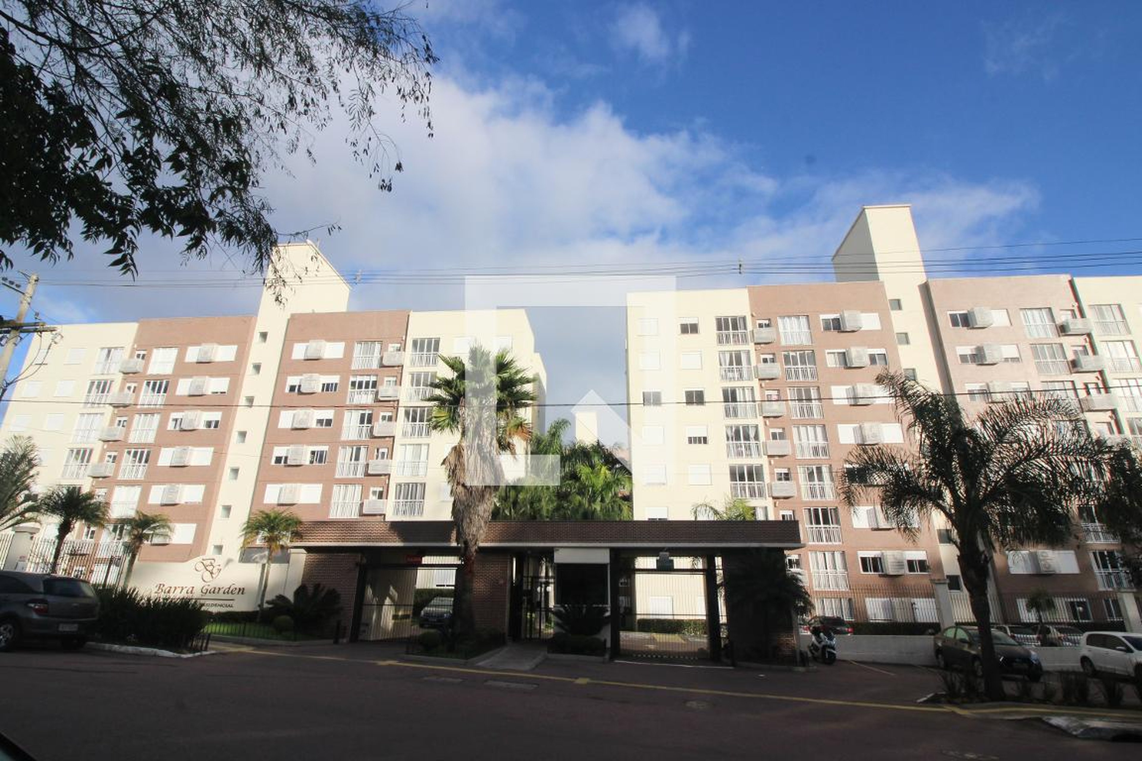 Fachada do condomínio Condomínio Barra Garden