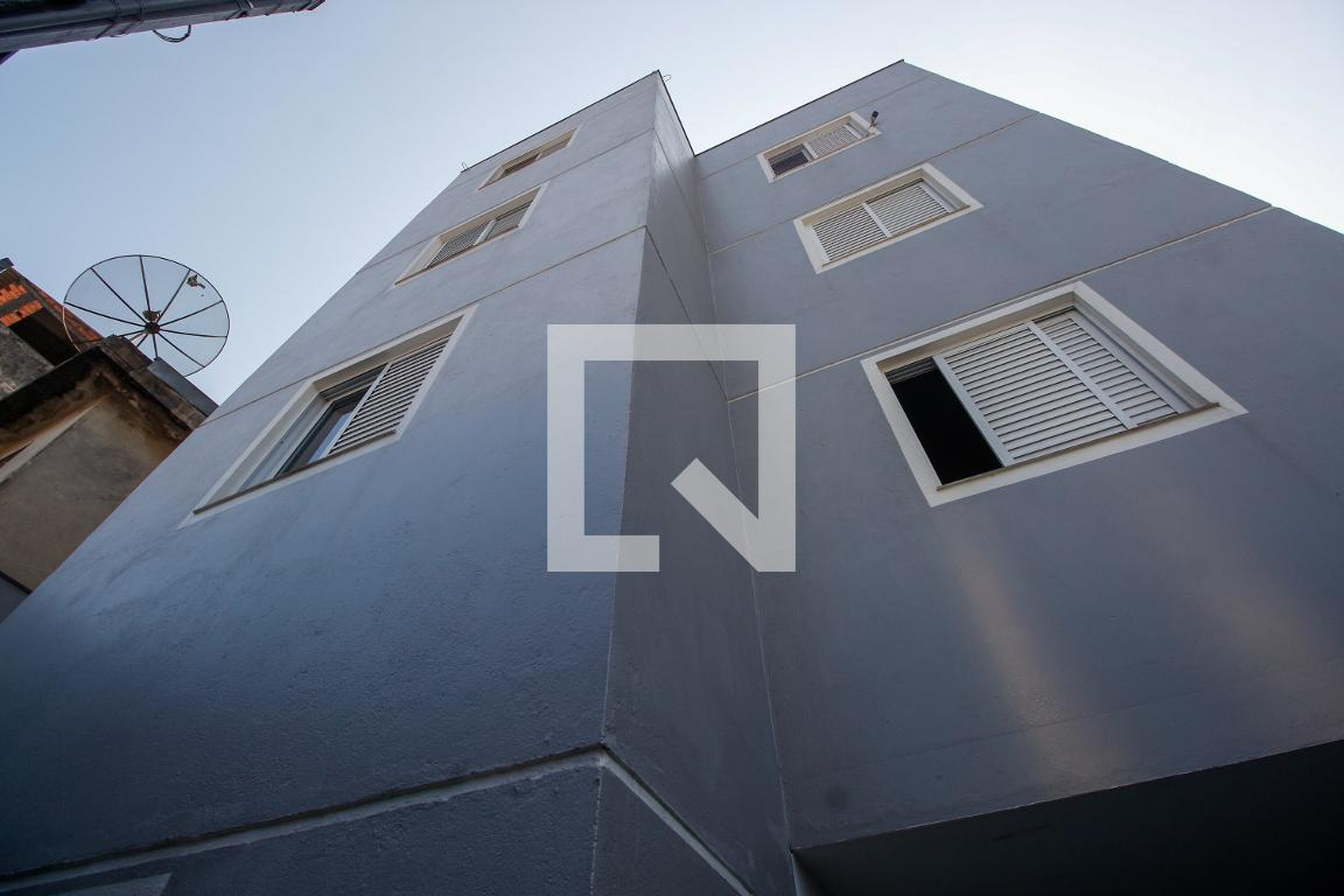 Fachada Condomínio em Rua Fauré da Rosa, 141