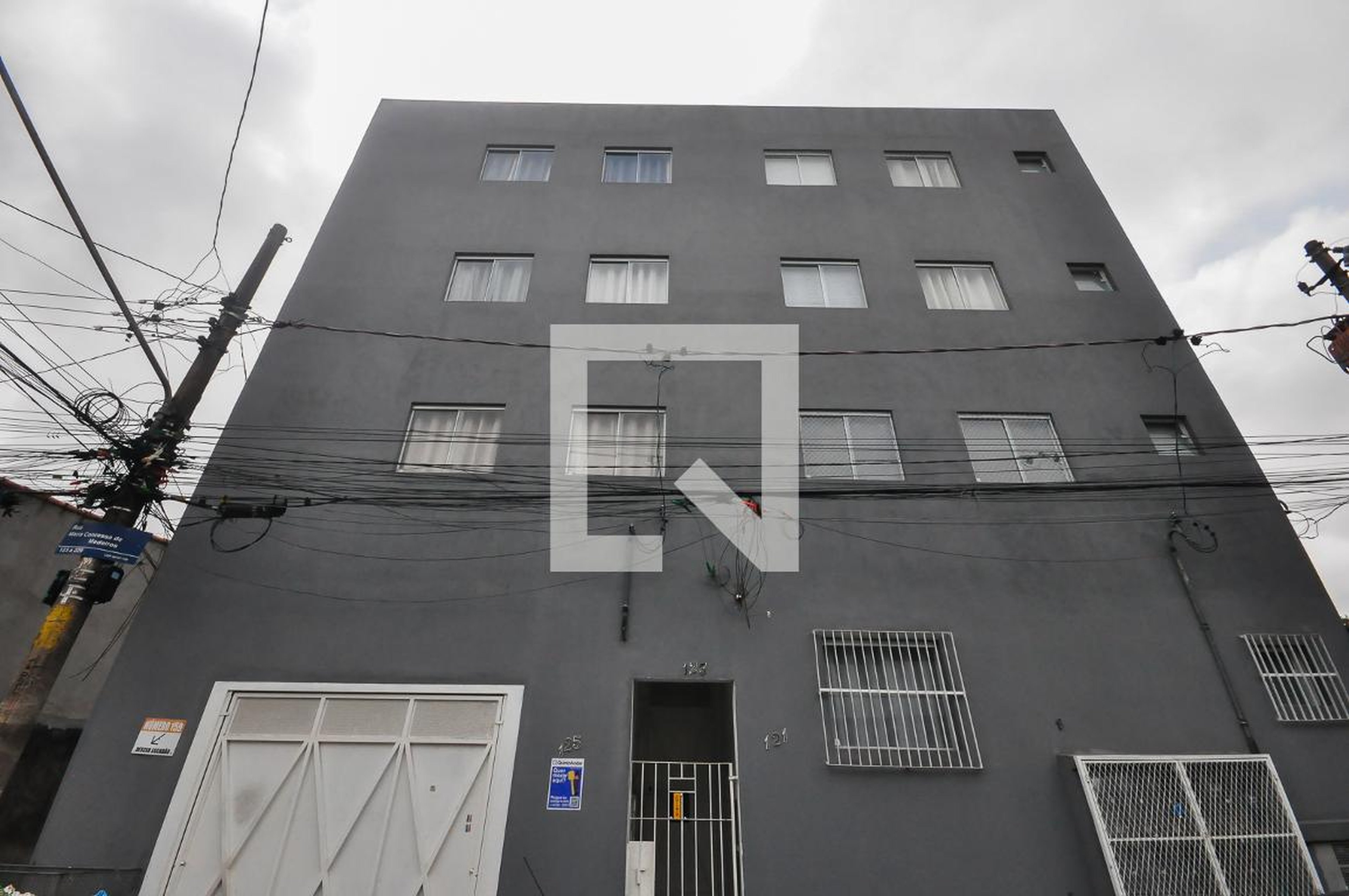 Fachada Condomínio em Rua Maria Concessa de Medeiros, 125