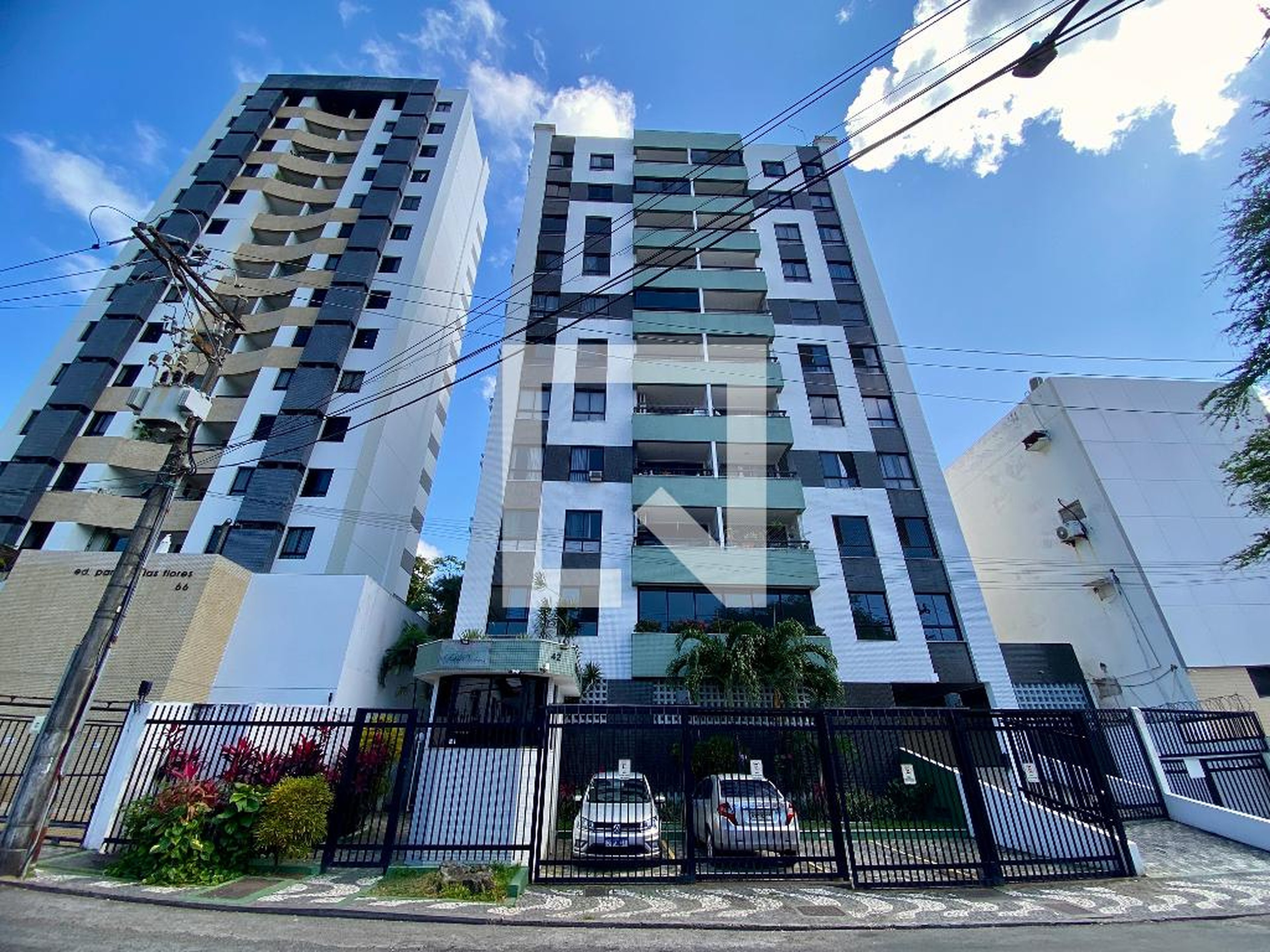 Fachada Condomínio em Rua das Violetas, 42