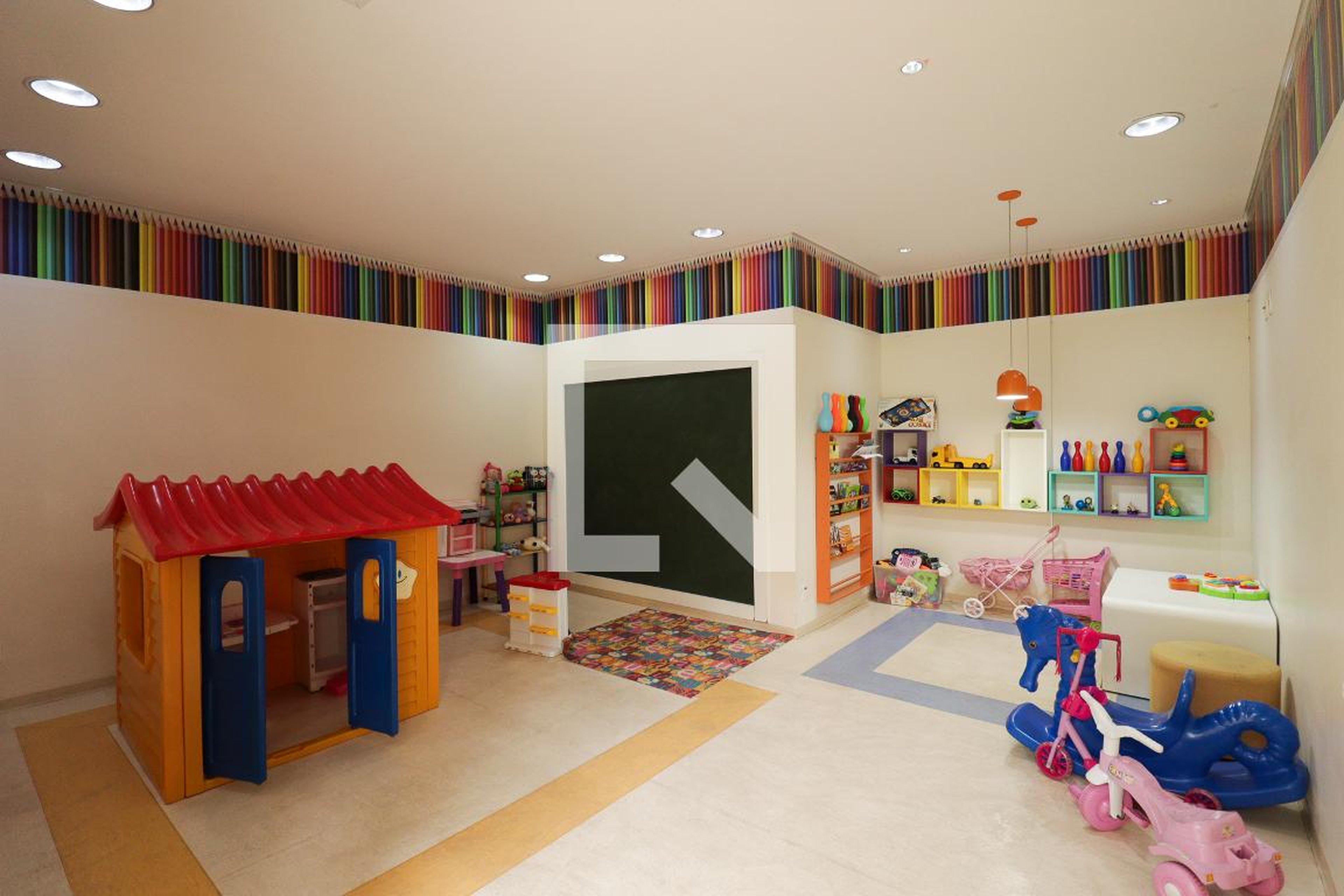 Brinquedoteca - Closer Santana