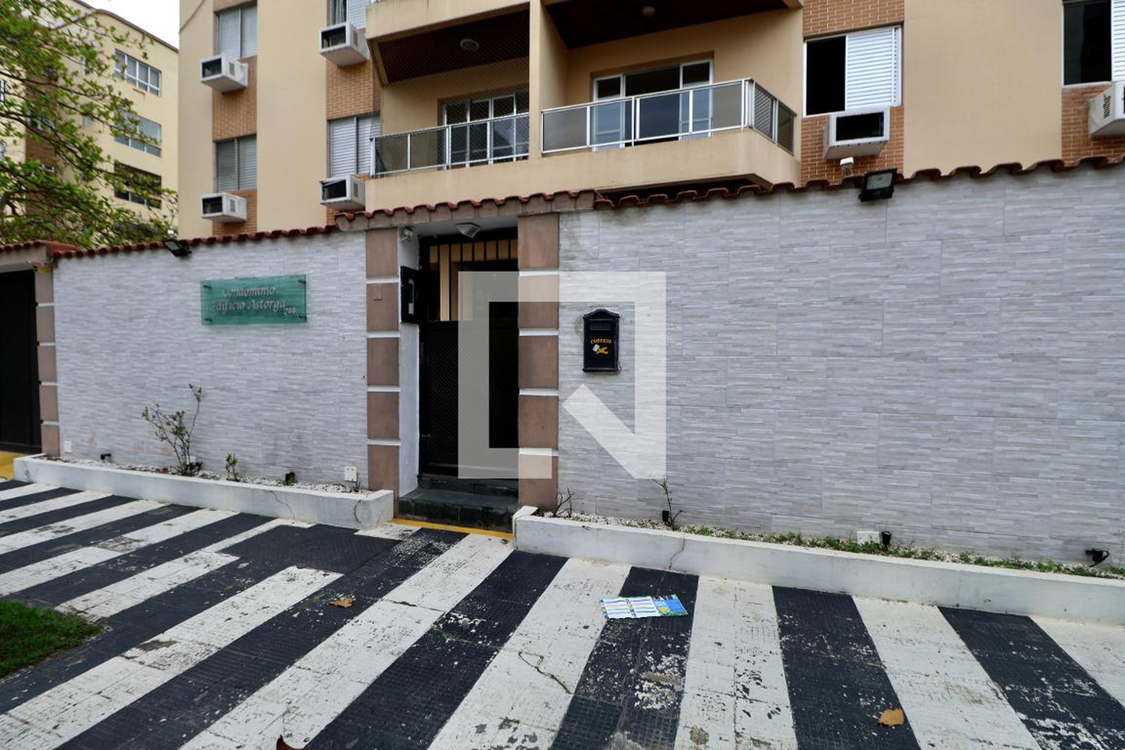 Fachada Condomínio em Rua Antônio Alonso Gonzáles, 244