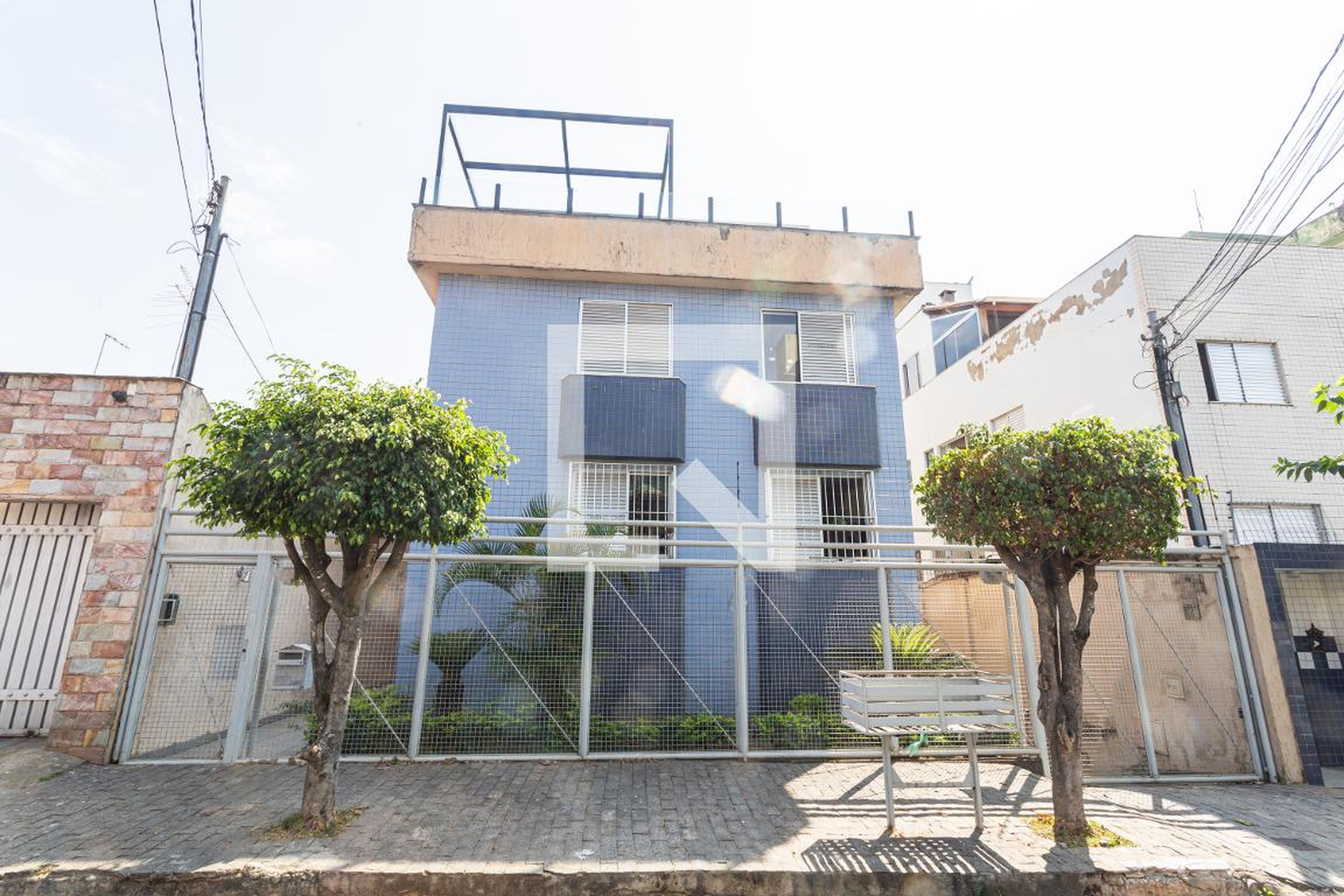 Fachada Condomínio em Rua Maria José Gomes, 122