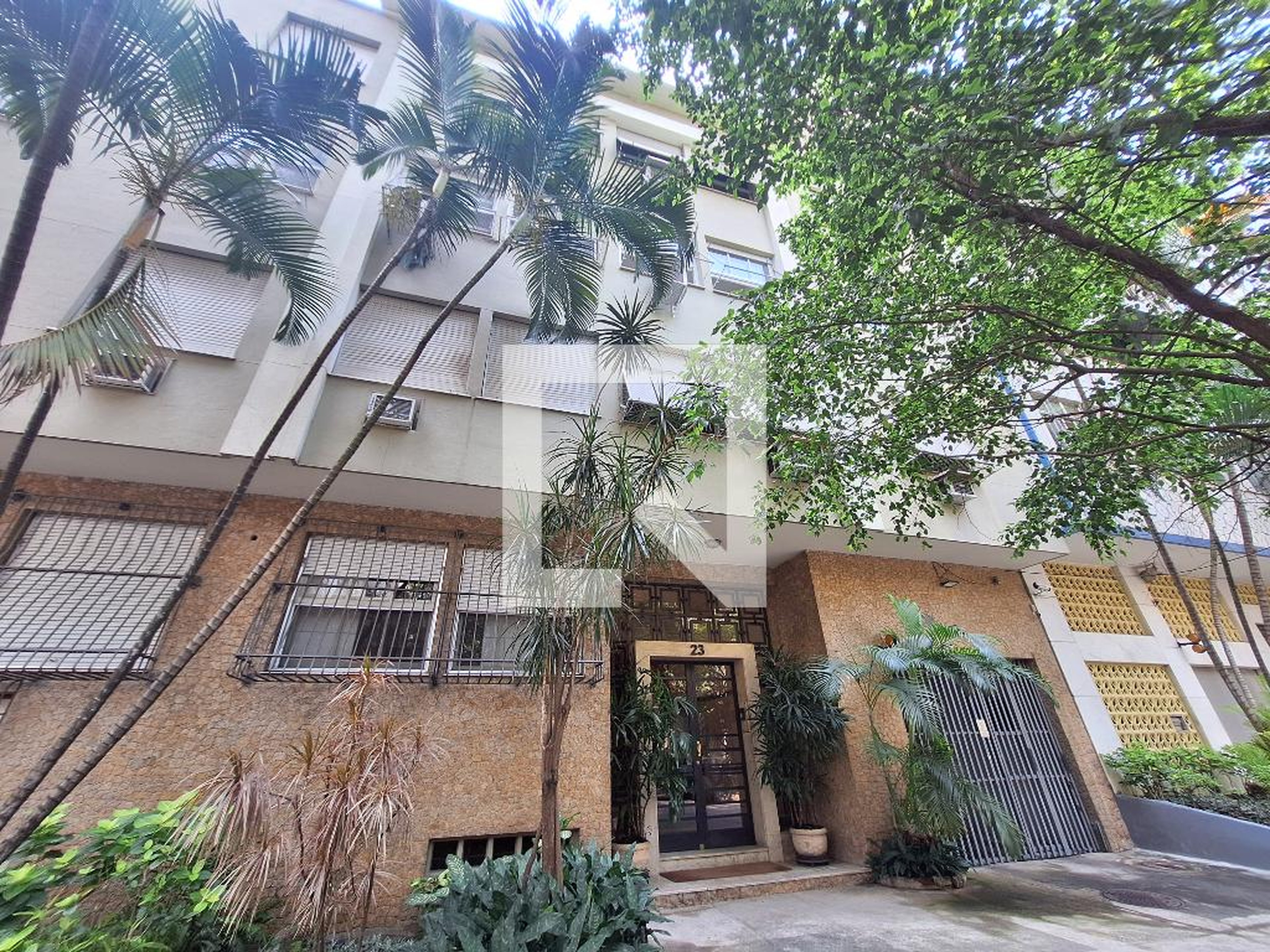 Fachada Condomínio em Rua General Dionísio, 23