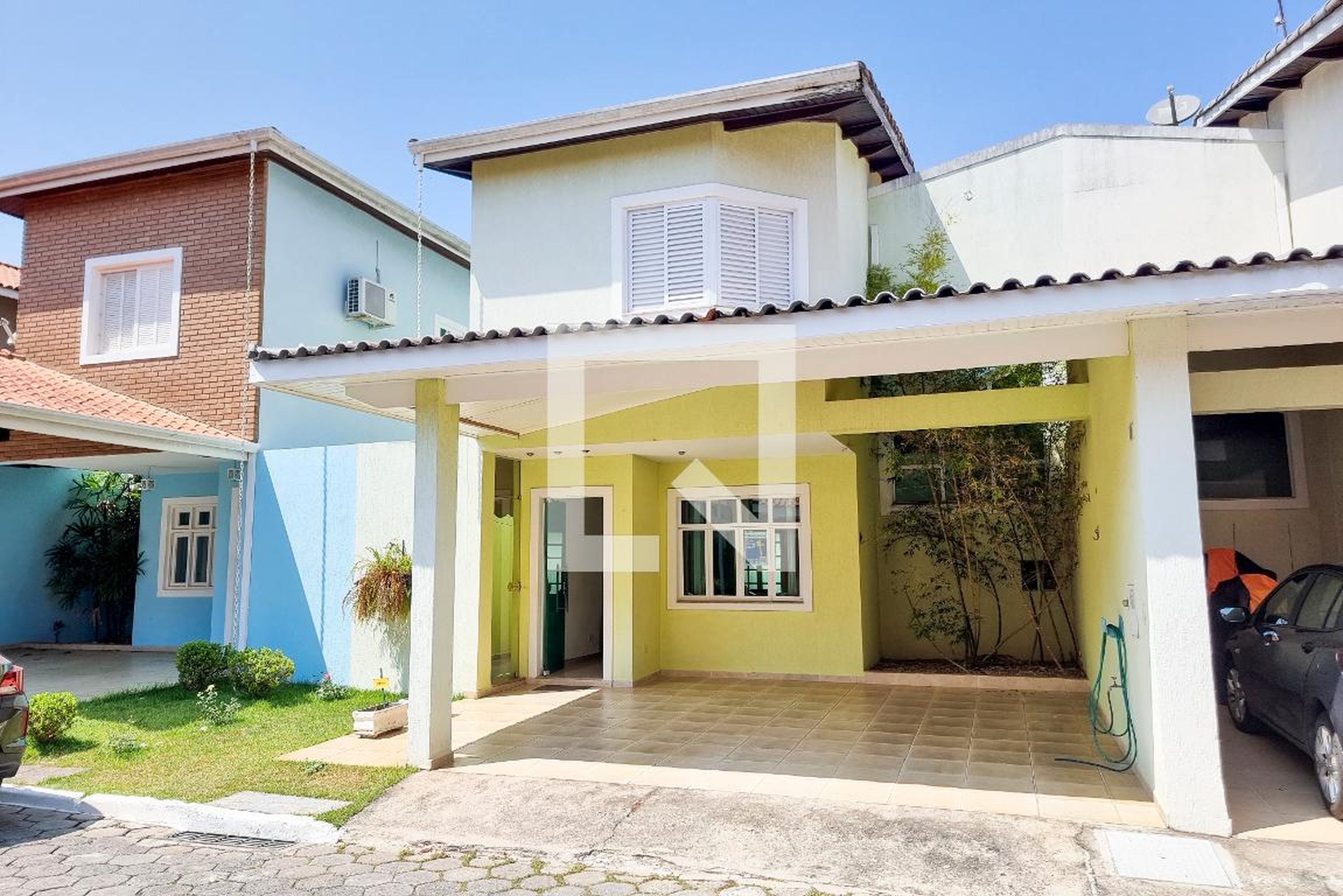 Fachada Condomínio em Avenida Estevan Corbani, 449