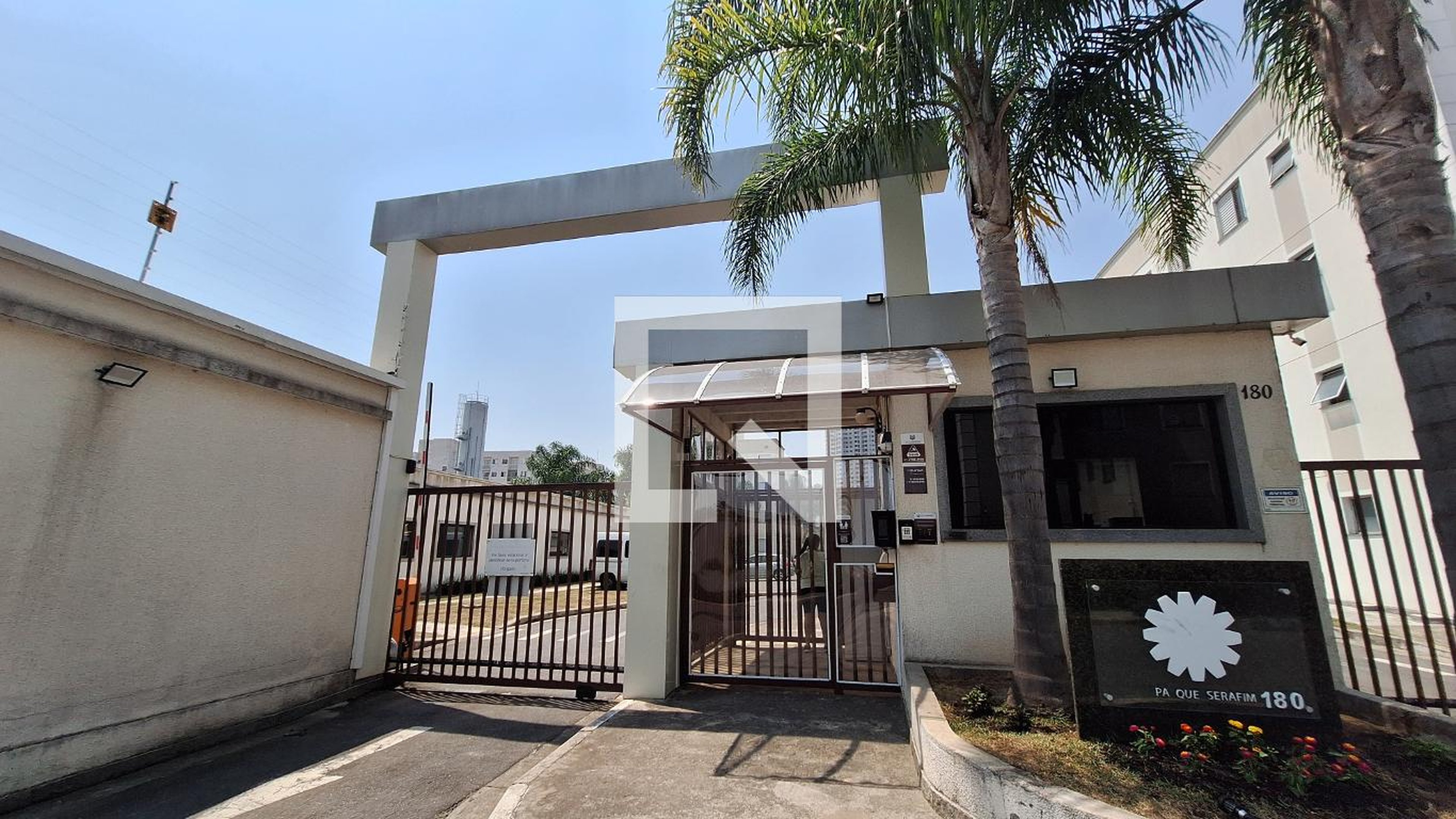 Fachada Condomínio Parque Serafim