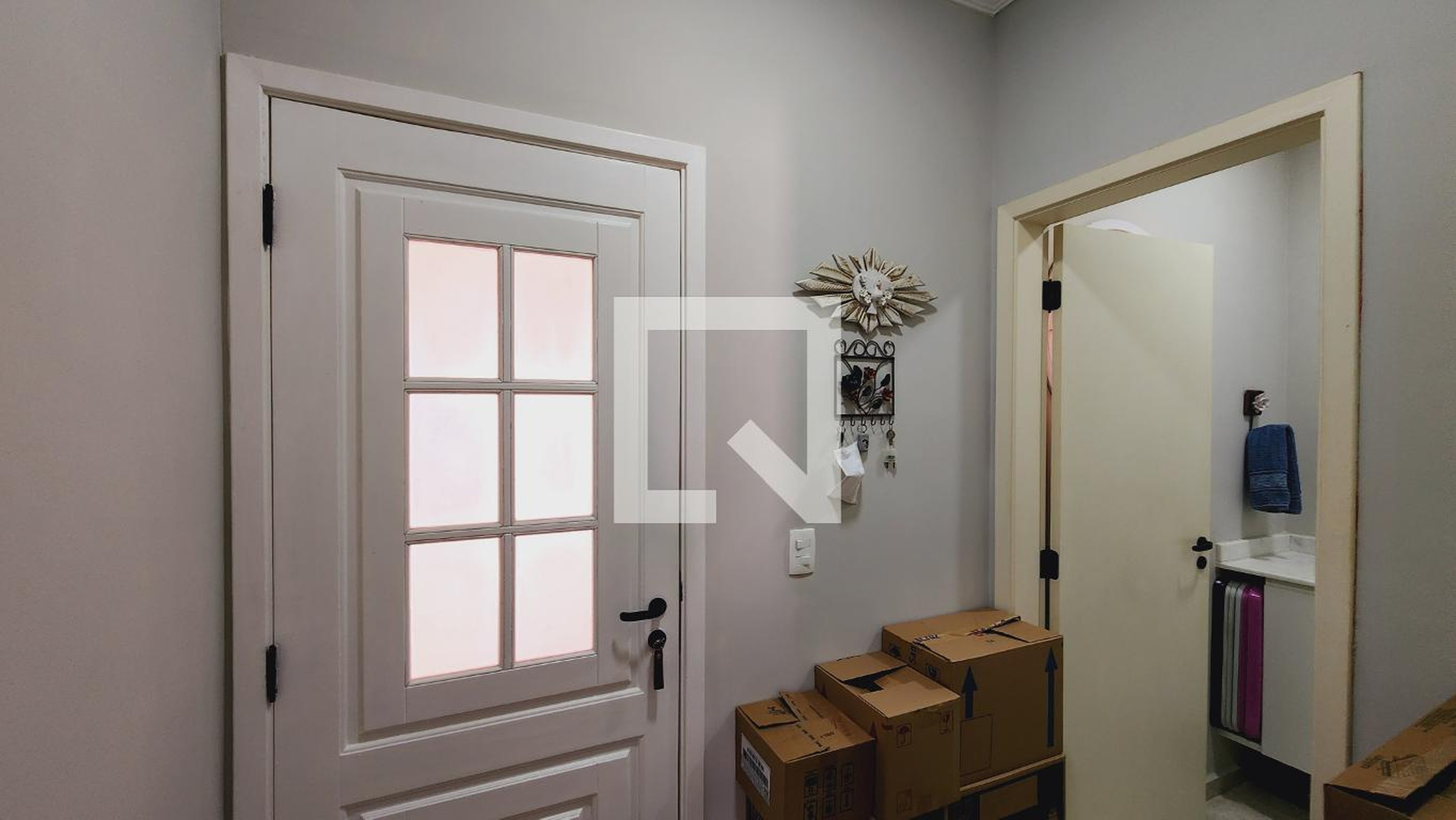 Hall de Entrada Condomínio em Rua Albina Paralupi Secco, 33