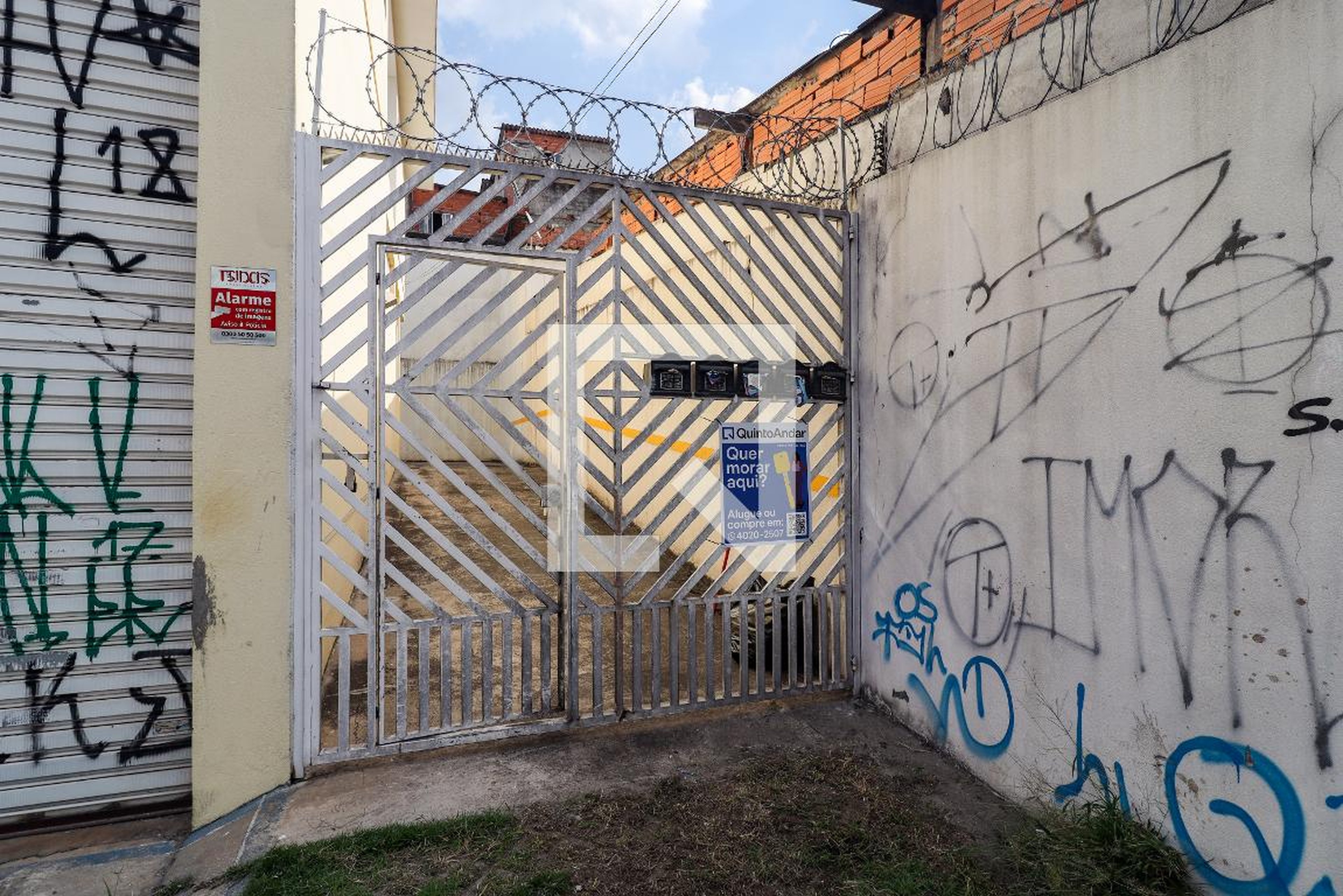 Fachada Condomínio em Avenida Francisco Ettore Pedro Mari, 743