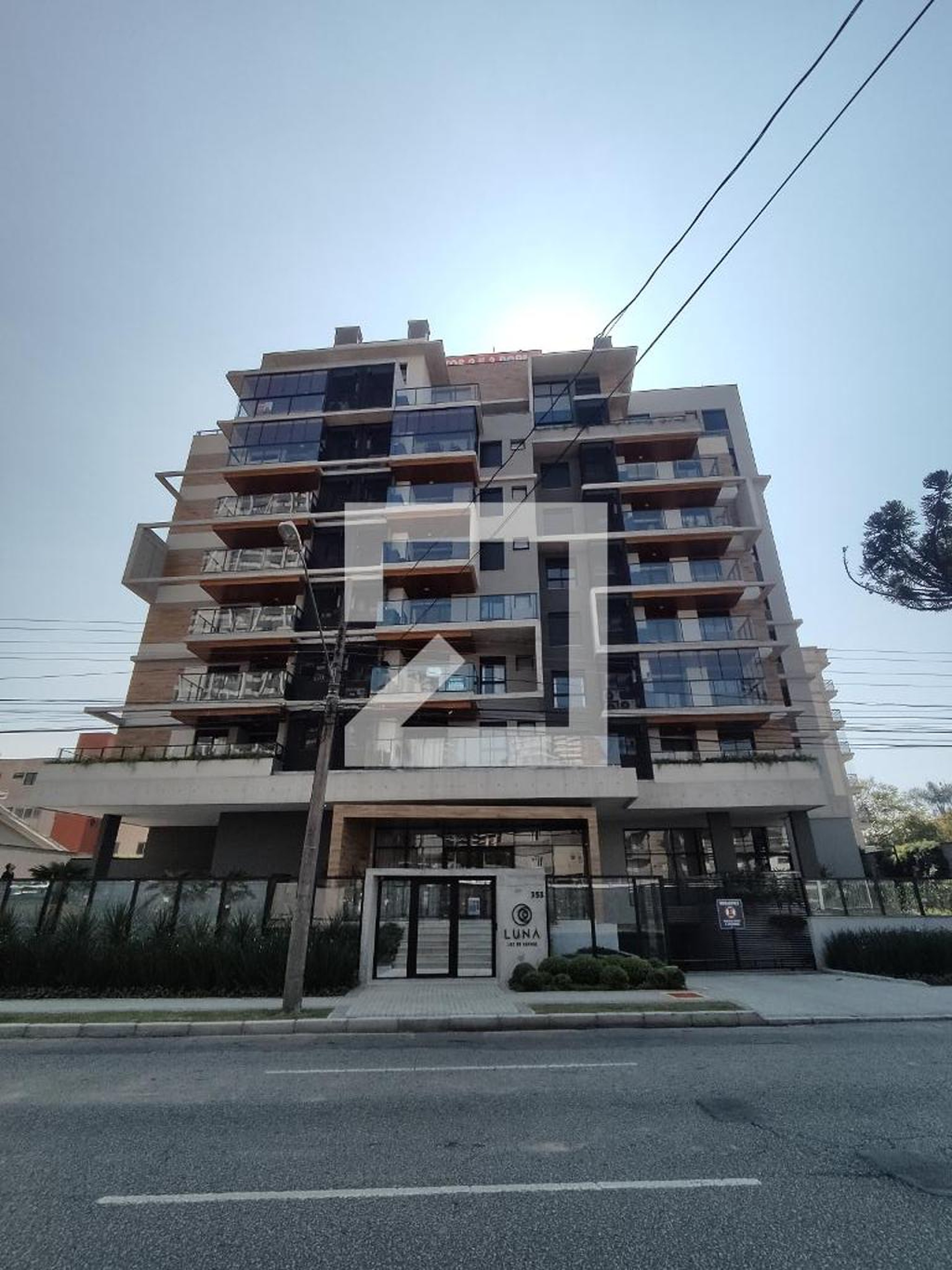 Fachada do condomínio Condomínio em Rua Bom Jesus, 353