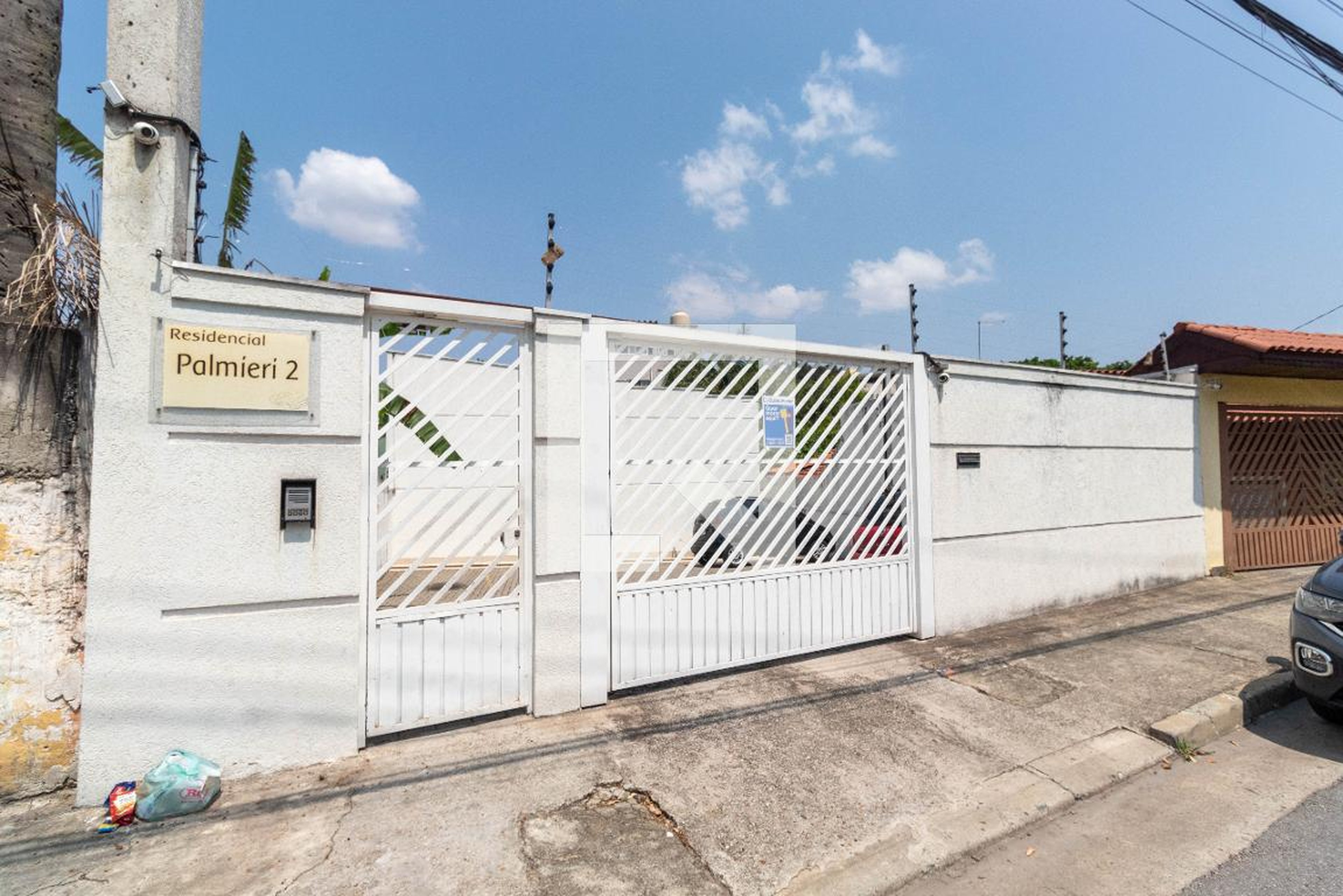 Fachada do condomínio Condomínio em Rua Roque Palmieri, 418