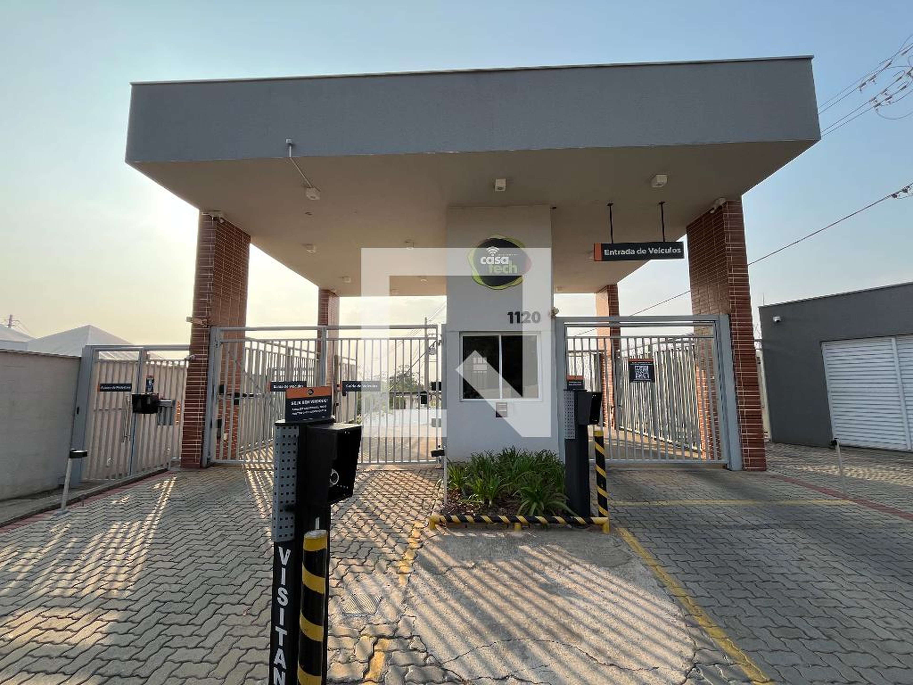 Fachada Condomínio em Avenida Manoel Casanova, 1120