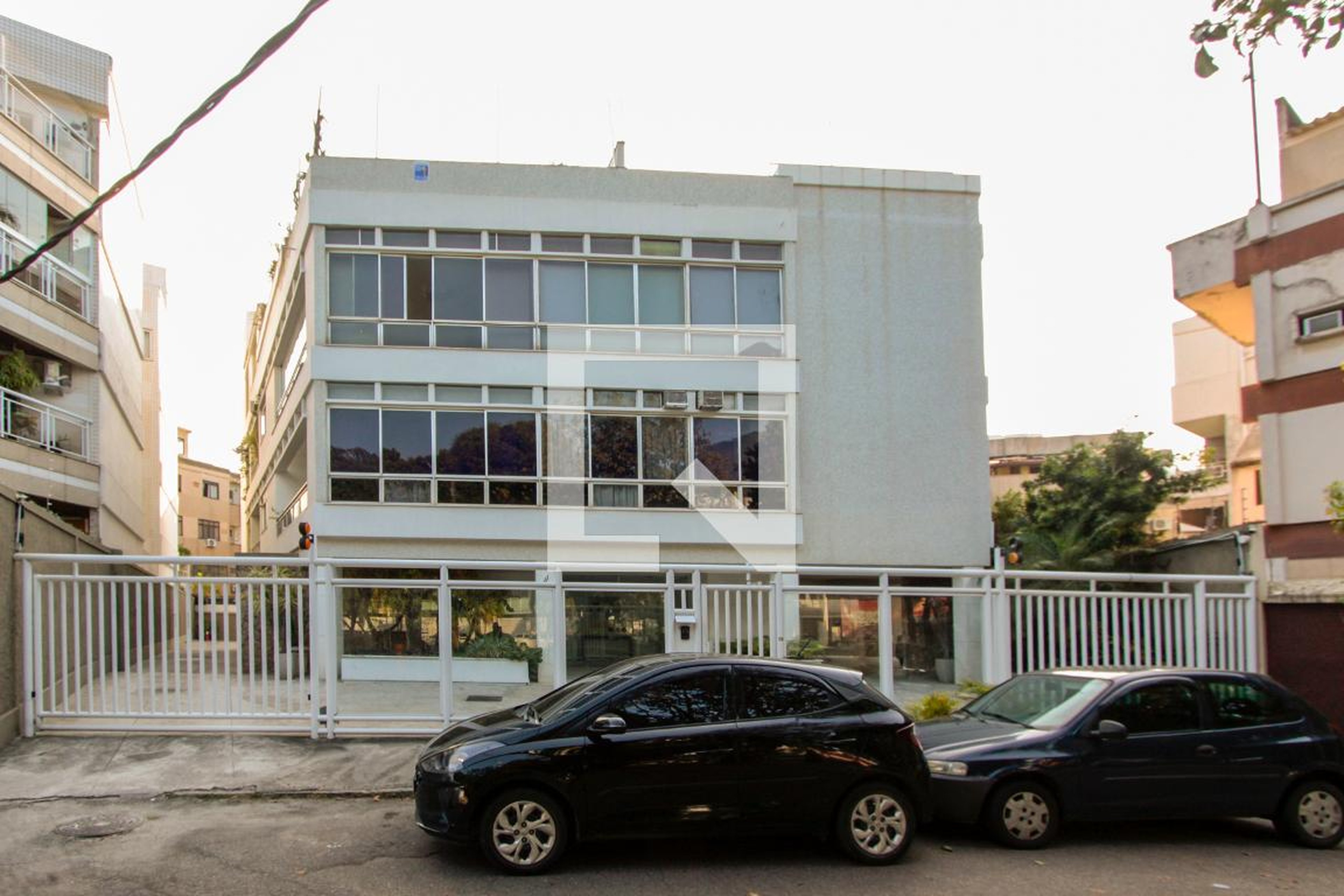 Fachada Condomínio em Avenida Fernando Mattos, 151