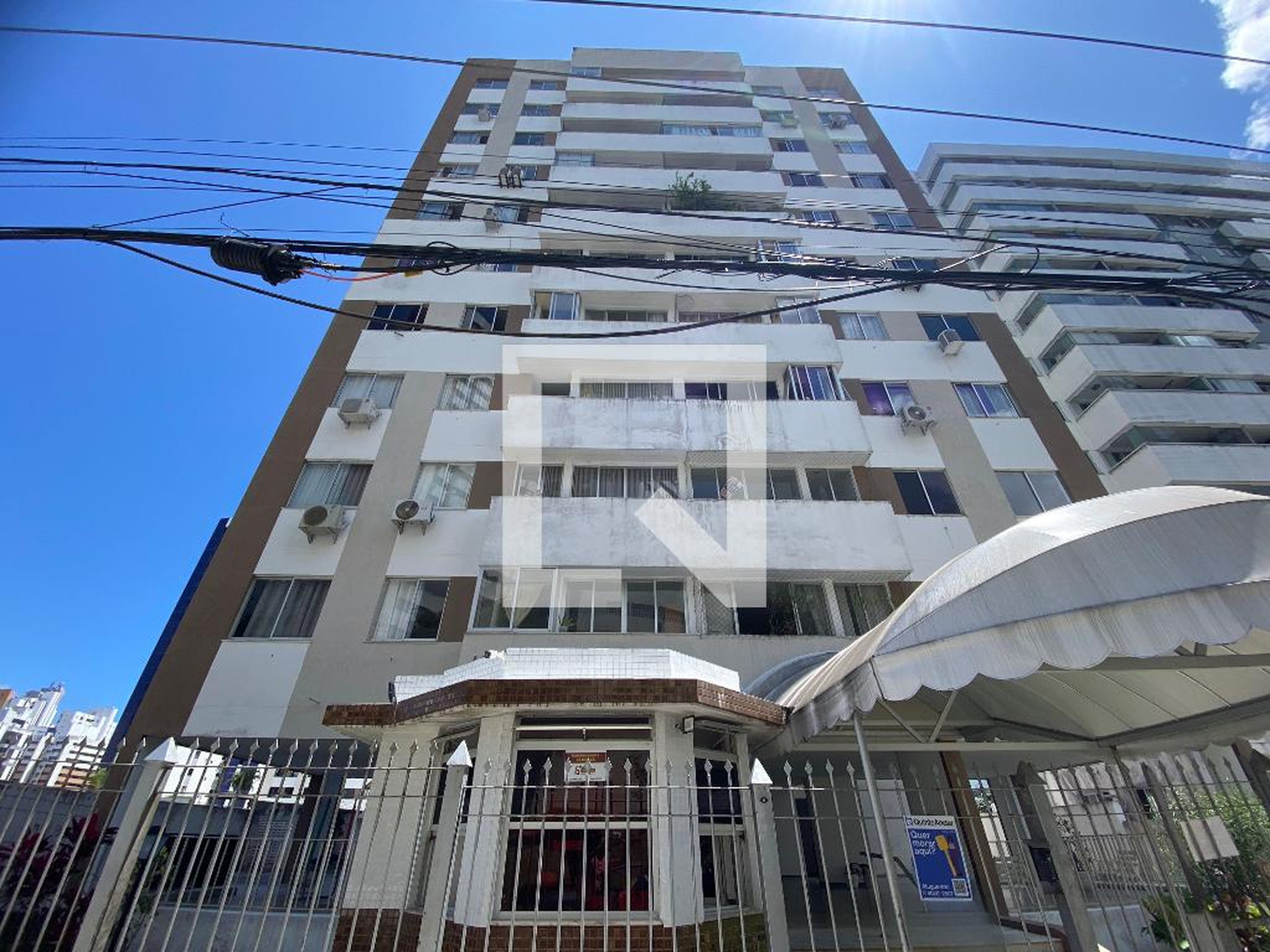 Fachada Condomínio em Rua José Pedreira, 297