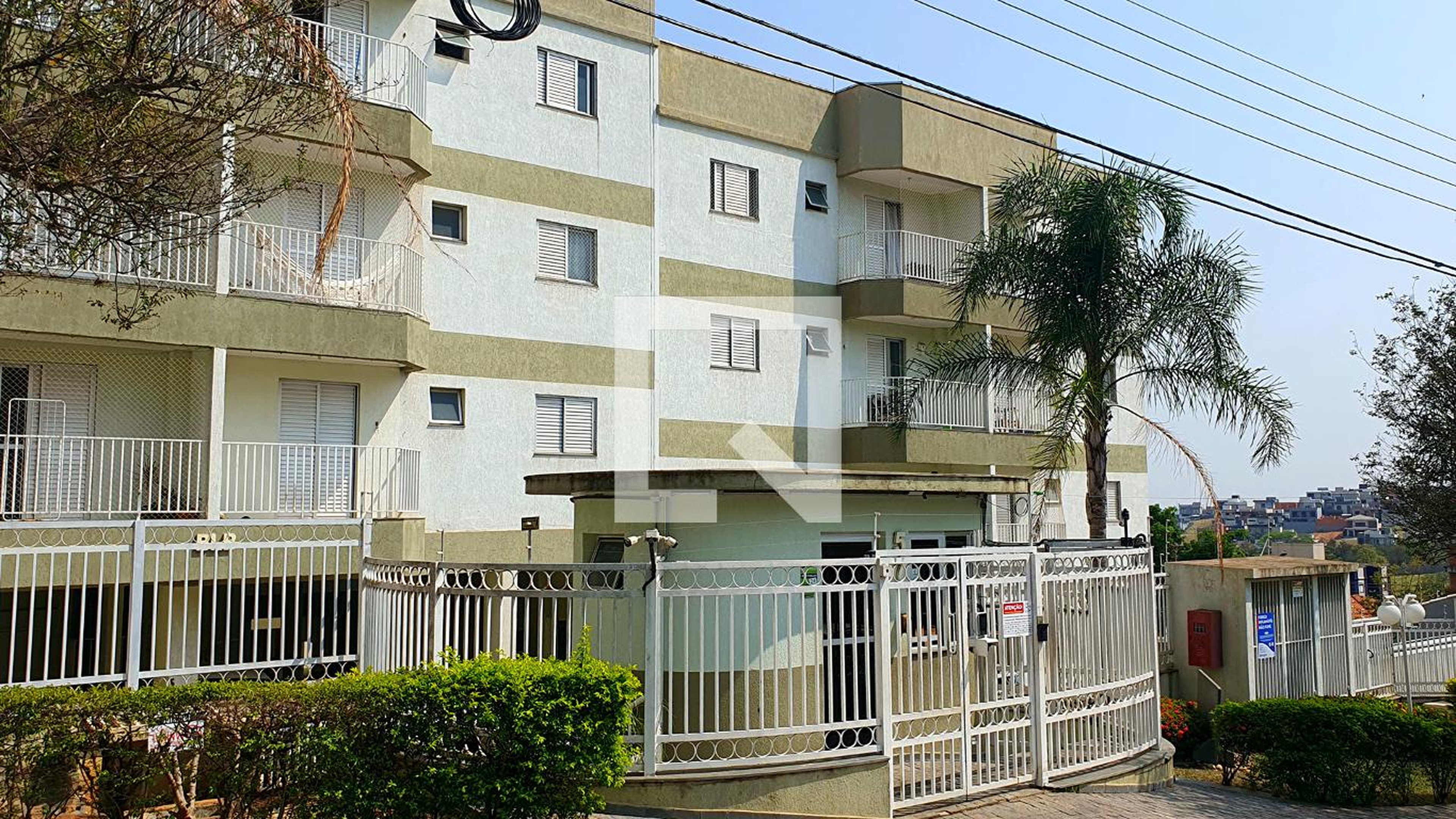 Fachada Condomínio em Rua Lúcio Hipólito Rosa, 56