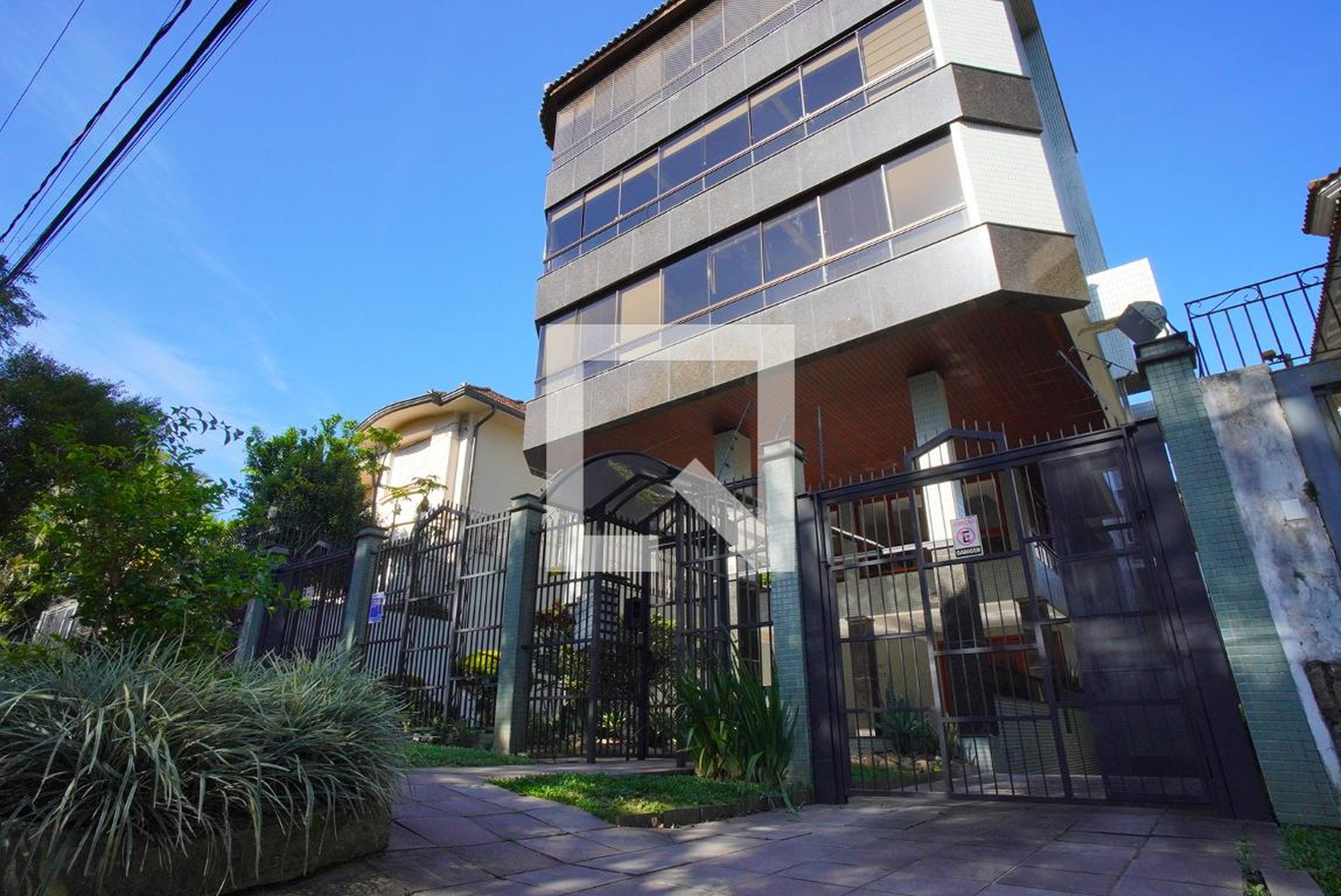 Fachada Condomínio em Rua Vítor Hugo, 236