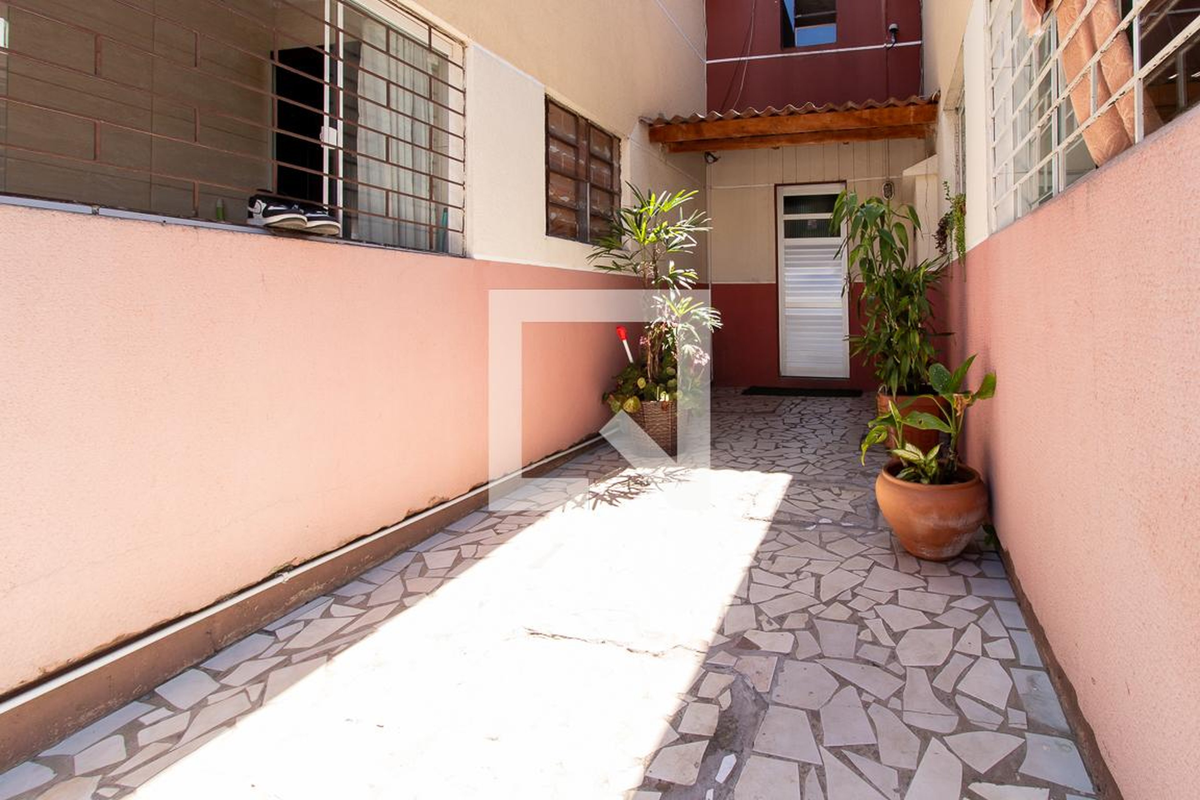 Entrada Condomínio em Rua Luiz Tramontin, 2058