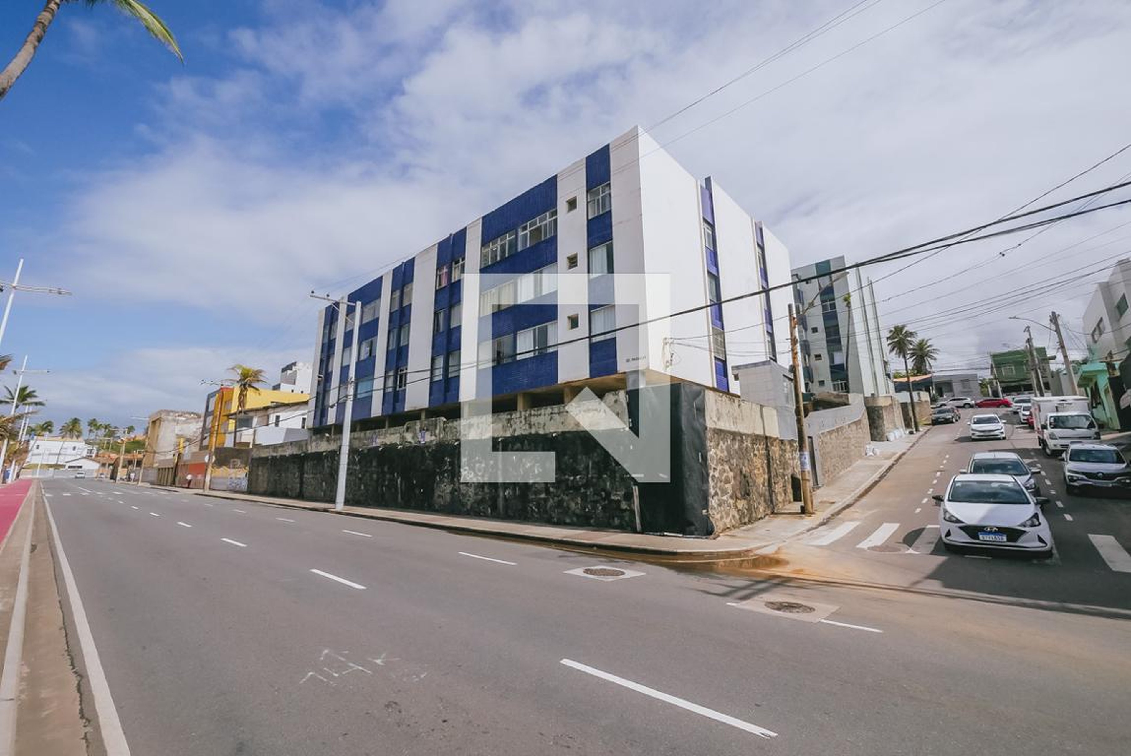 Fachada Condomínio em Rua Professor Paulo Fábio Dantas, 193