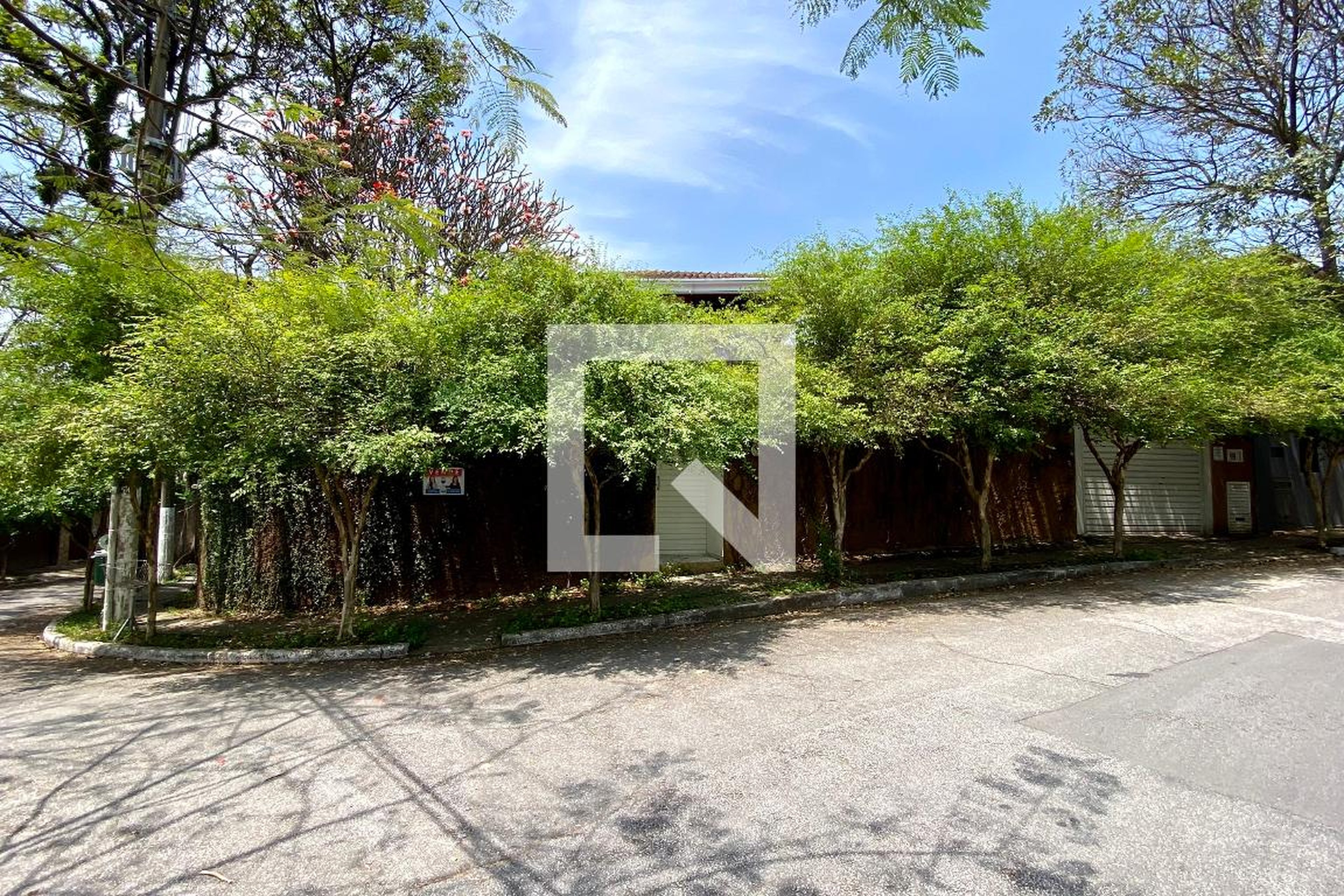 Fachada Condomínio em Rua Petrópolis, 578