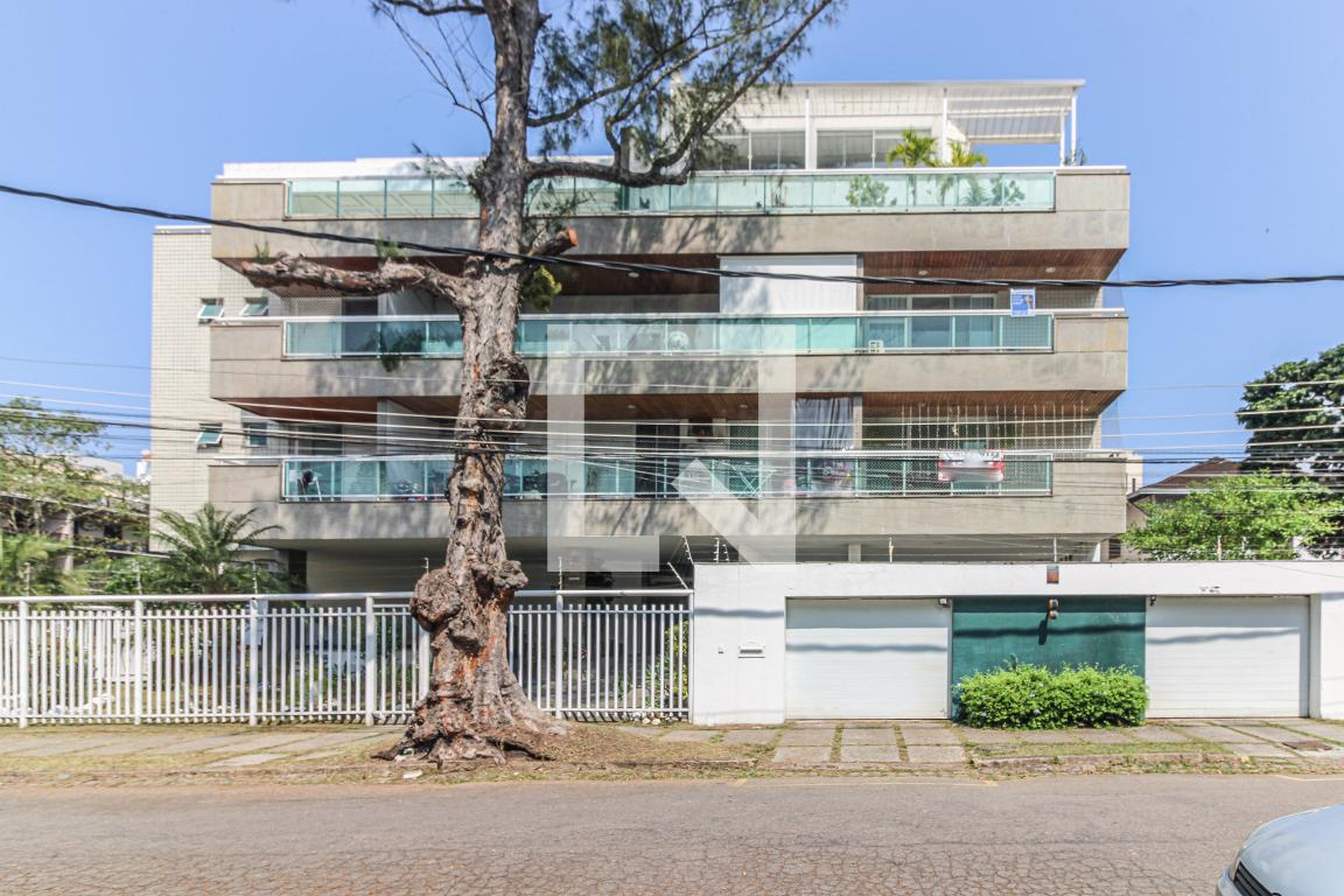 Fachada Condomínio em Avenida Albert Sabin, 125