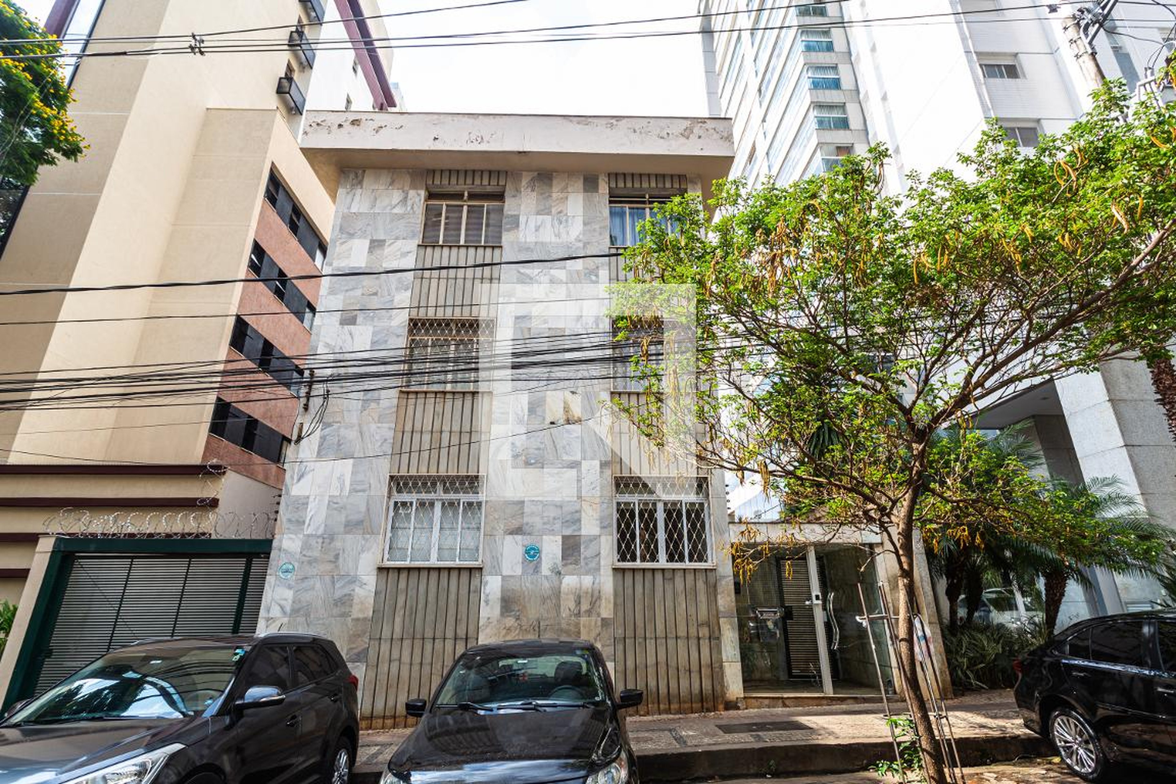 Fachada Condomínio em Rua Bernardo Guimarães, 350