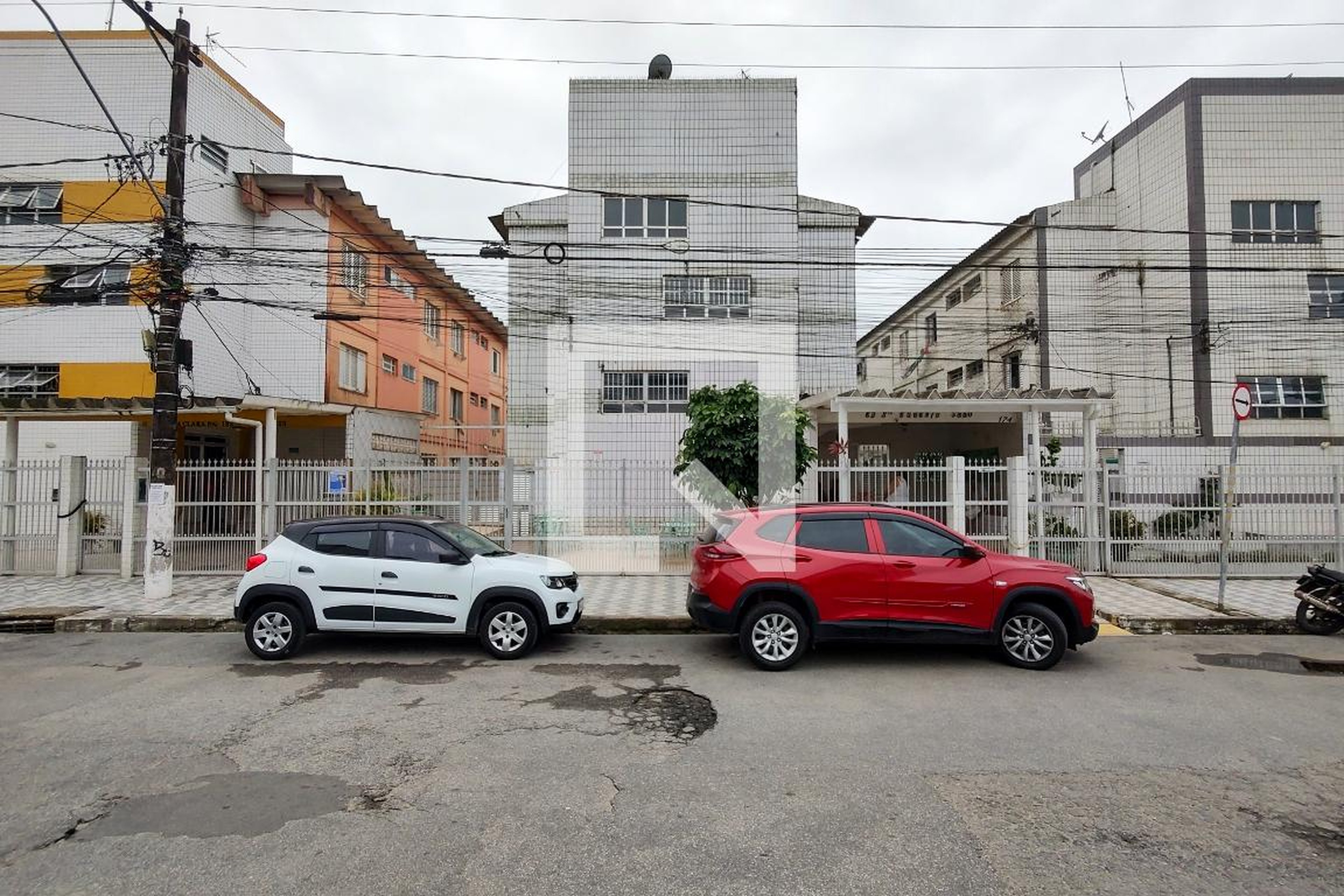 Fachada do Prédio Condomínio em Rua Kikusaburo Tanaka, 174