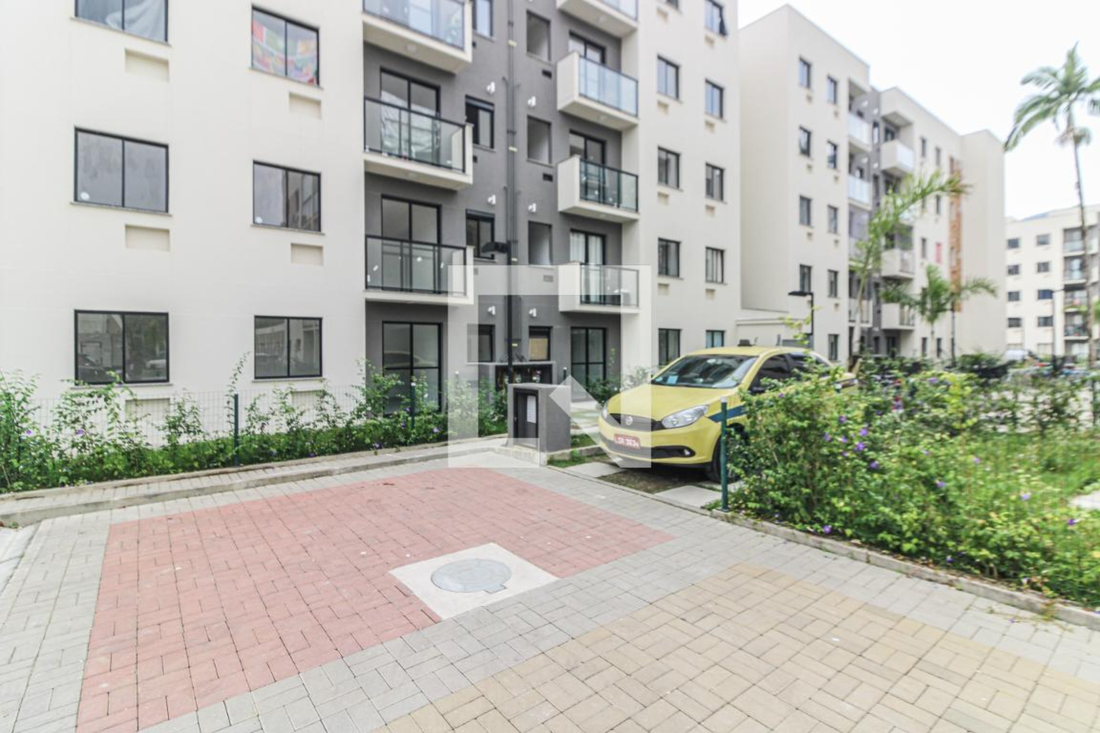 Fachada Condomínio em Estrada do Sacarrão, 826