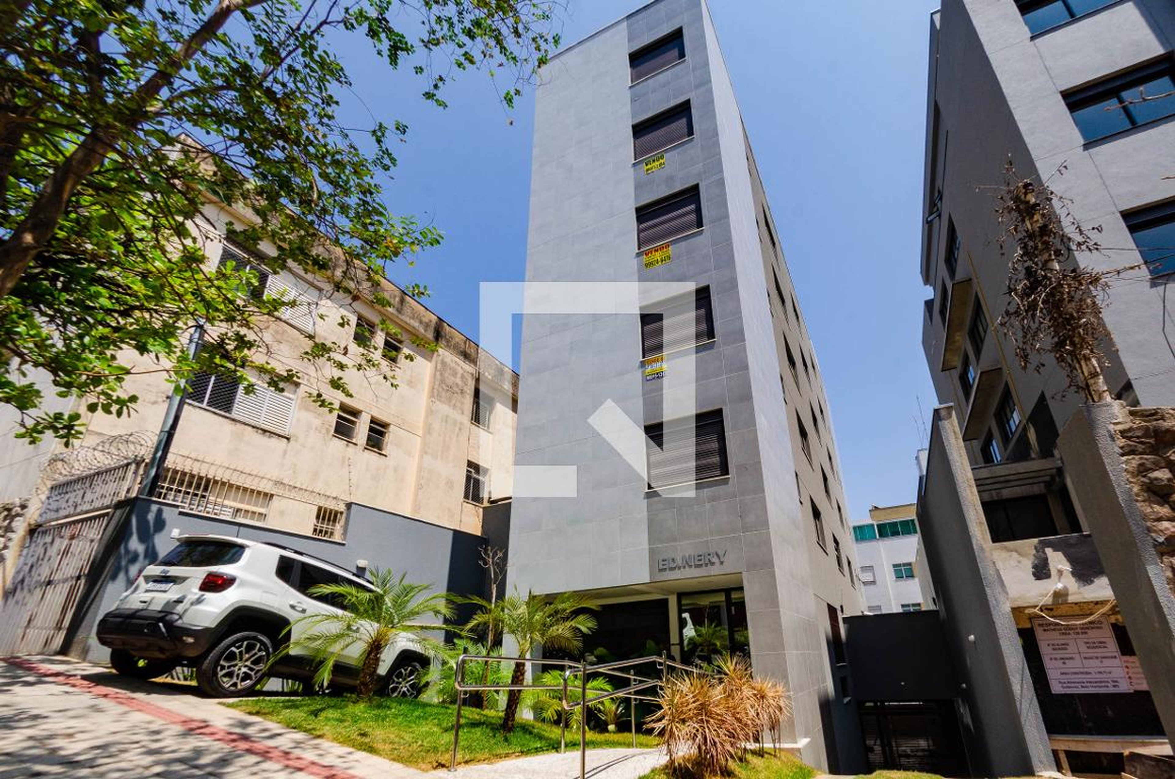 Fachada Condomínio em Rua Almirante Alexandrino, 596