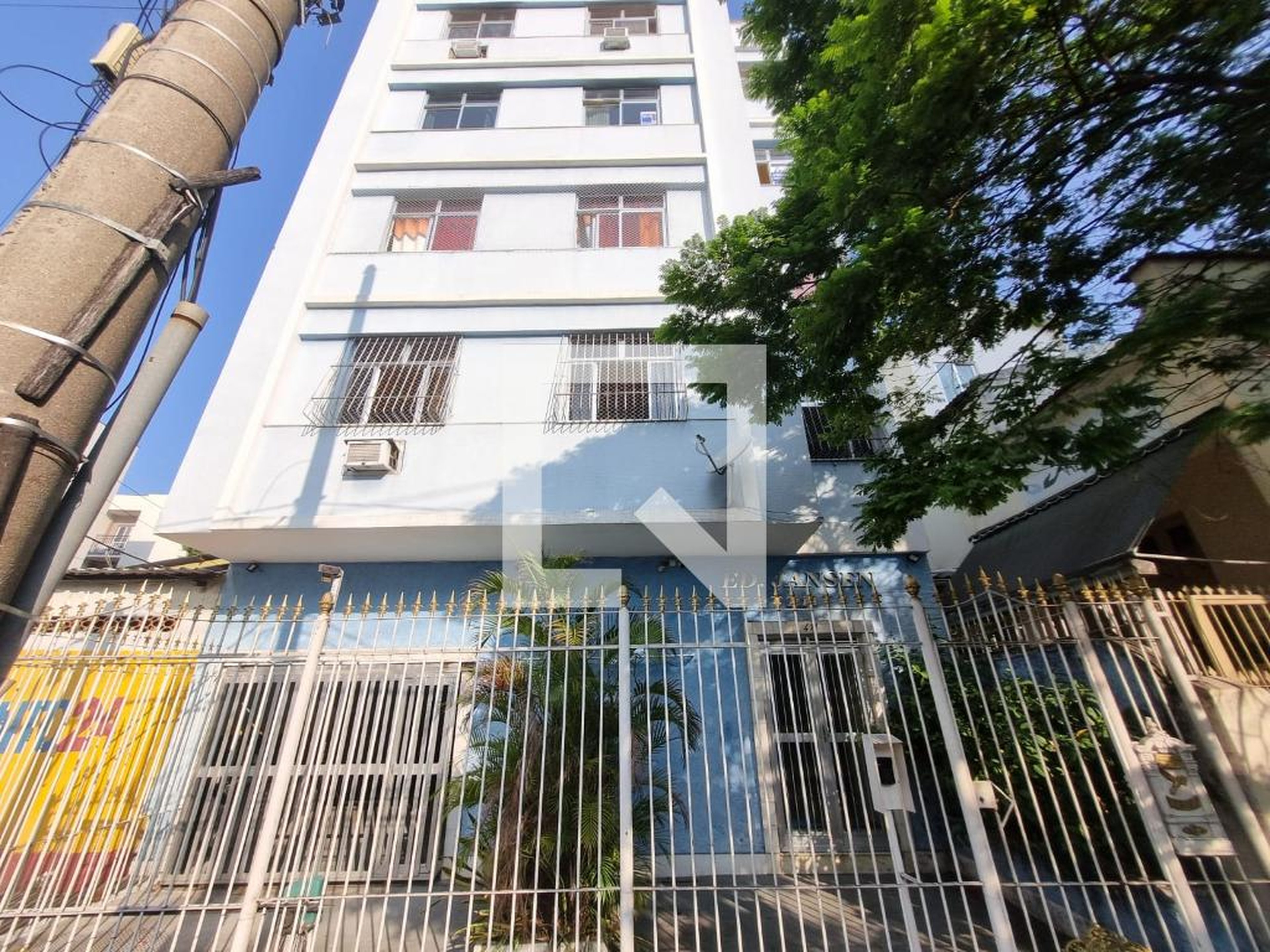 Fachada Condomínio em Rua Leopoldo, 411