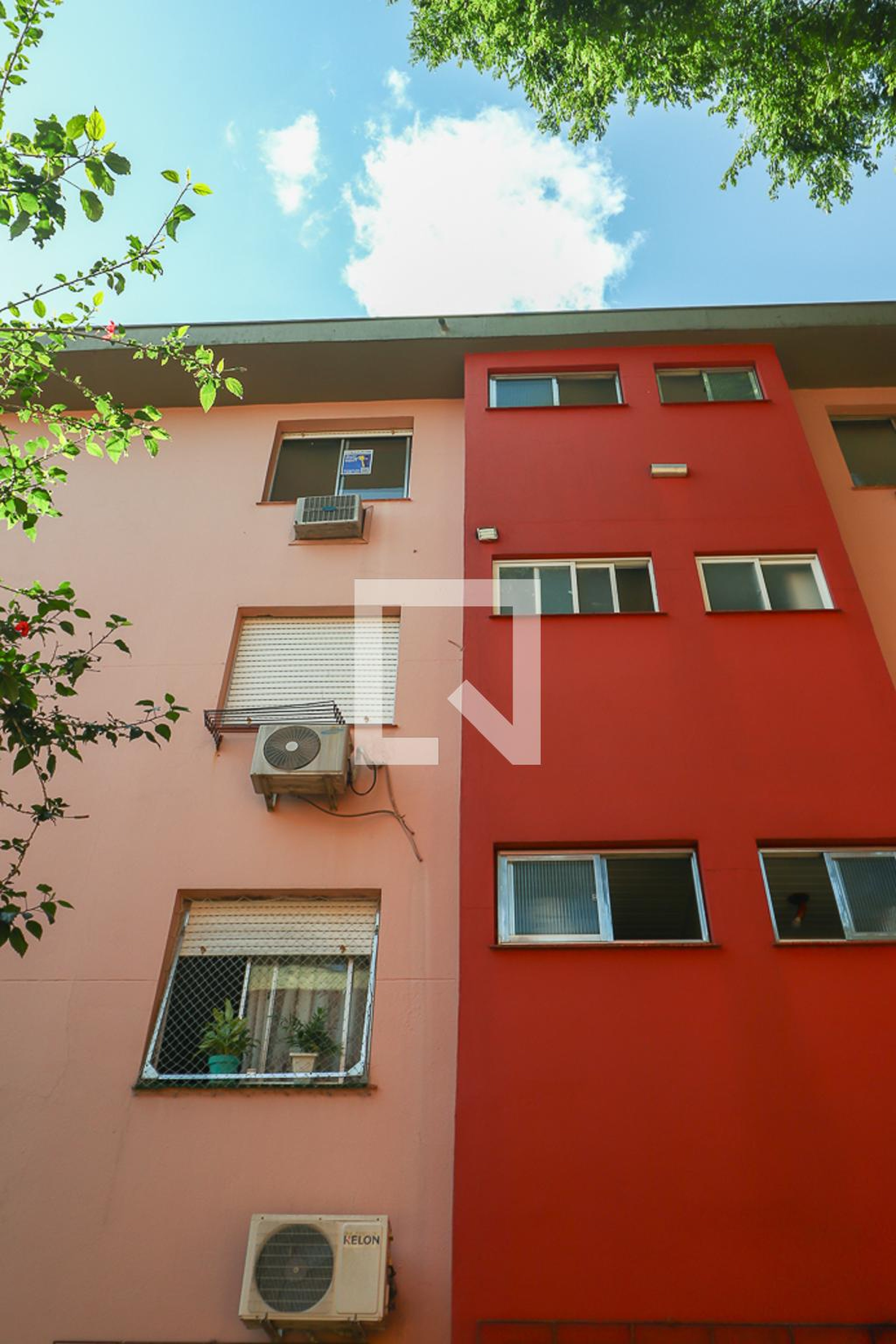 Fachada Condomínio em Rua Tenente Ary Tarragô, 2010